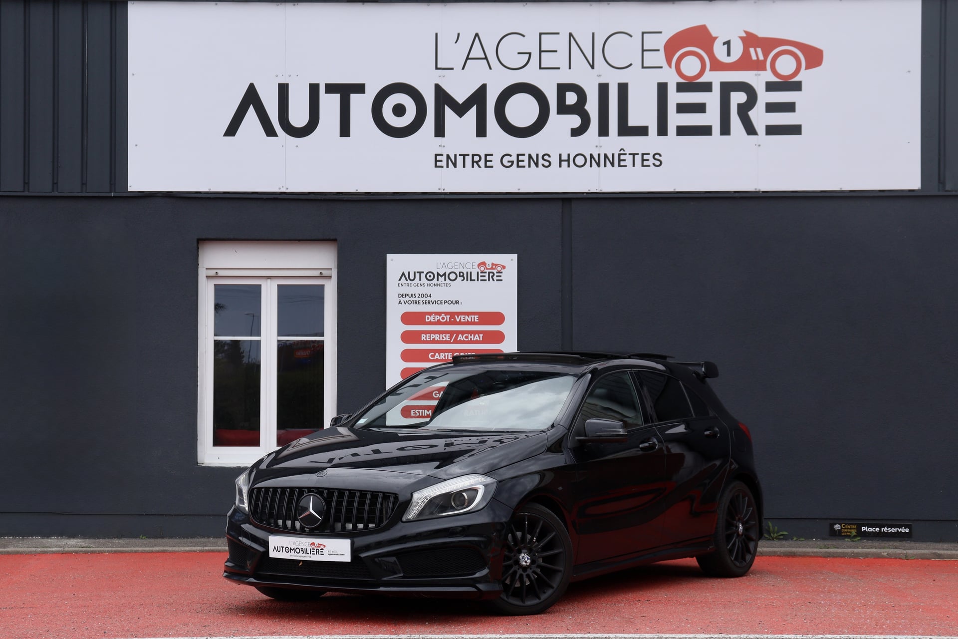 Mercedes-Benz Classe A 200d 136 Fascination Pack AMG BVM6 (Toit ouvrant, Caméra, suivi complet)