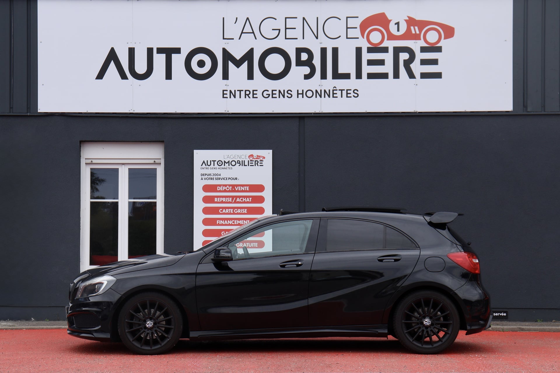 Mercedes-Benz Classe A 200d 136 Fascination Pack AMG BVM6 (Toit ouvrant, Caméra, suivi complet) — 2