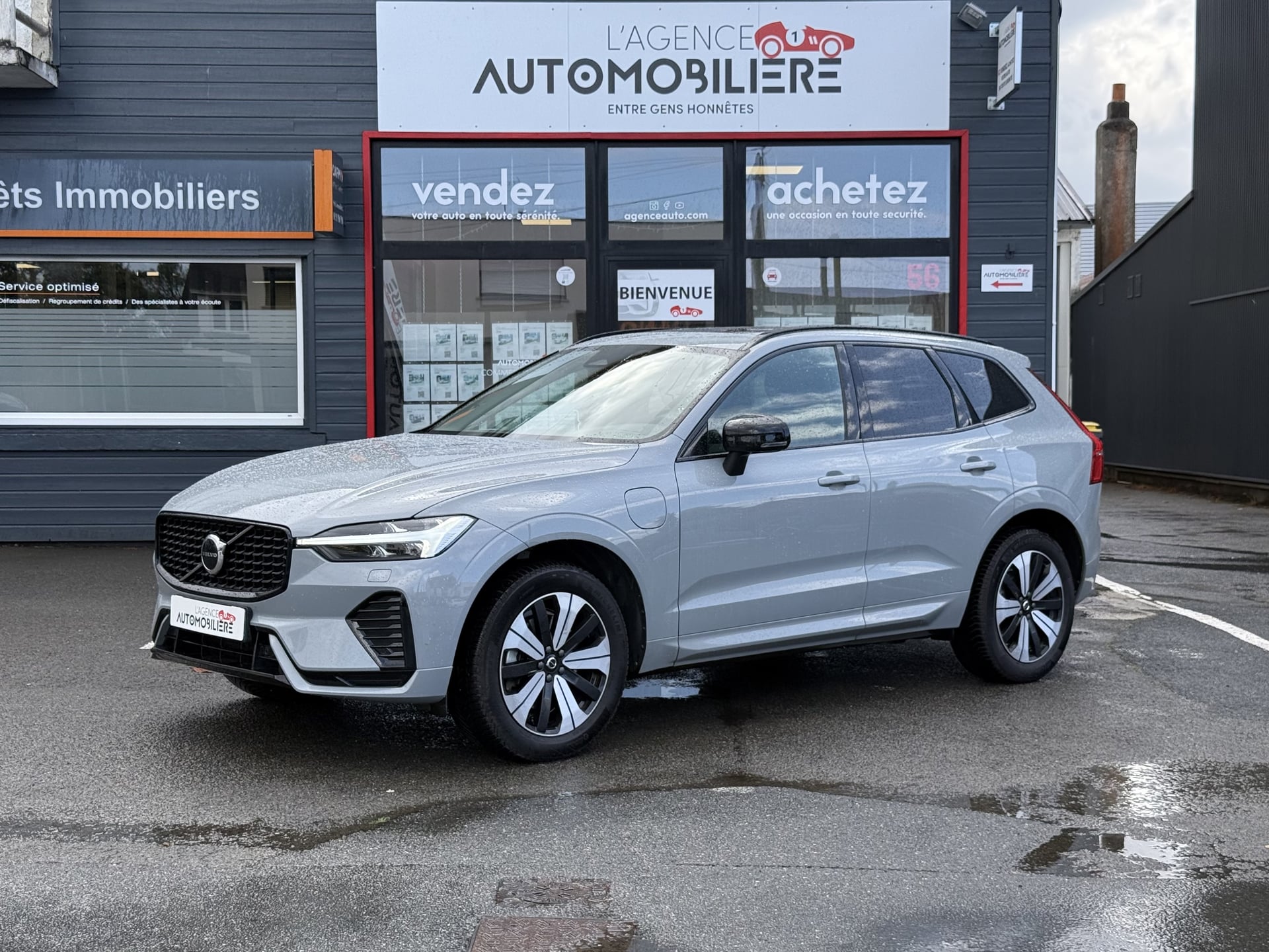 Volvo XC60 2.0 T6 340H 255 TWIN-ENGINE HYBRIDE RECHARGEABLE AWD BVA PLUS STYLE DARK (TO + Attelage)