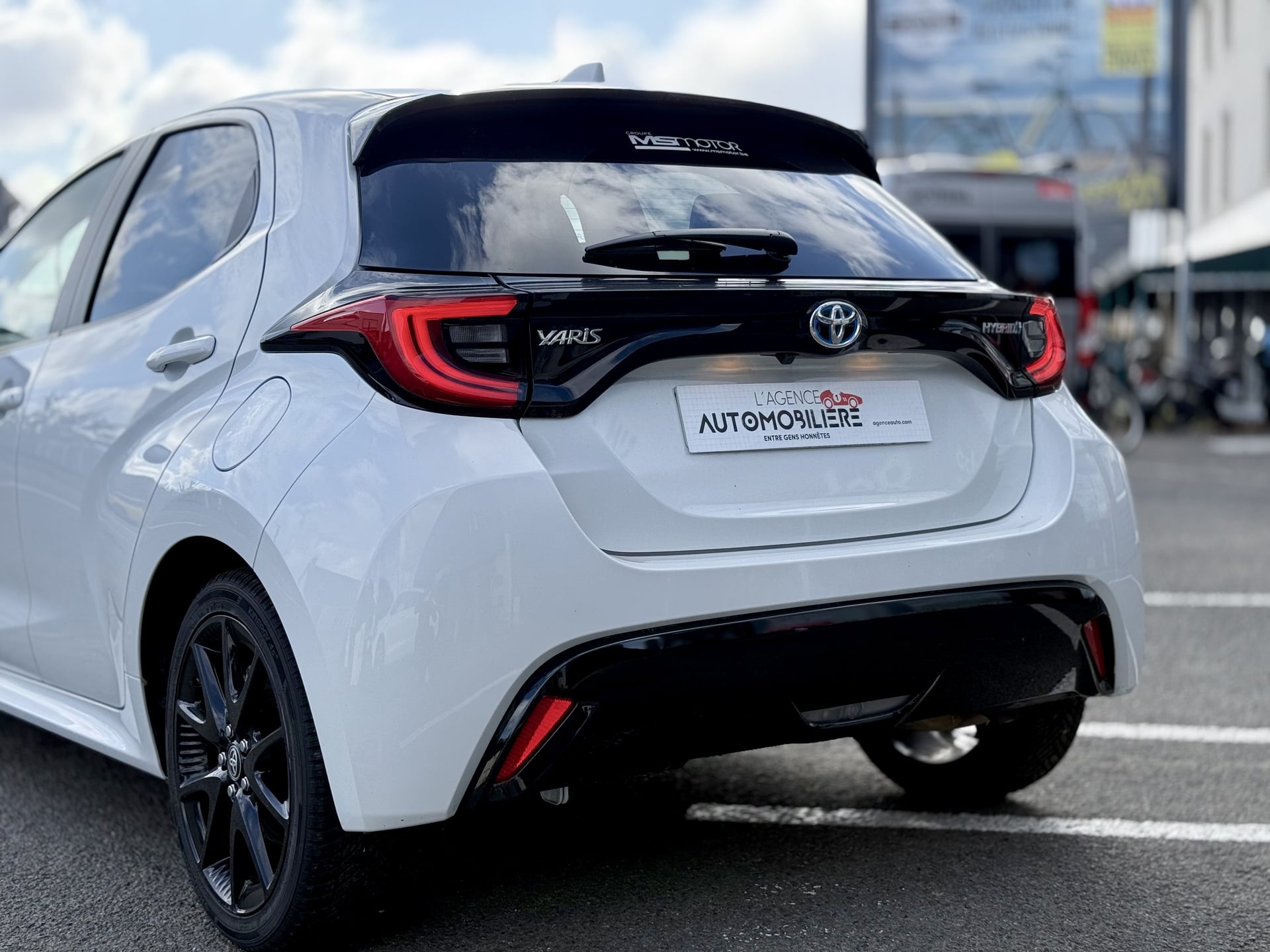 Toyota Yaris 116H BVA E-CVT STYLE (CarPlay, Caméra de recul, sièges + volant chauffant) — 40