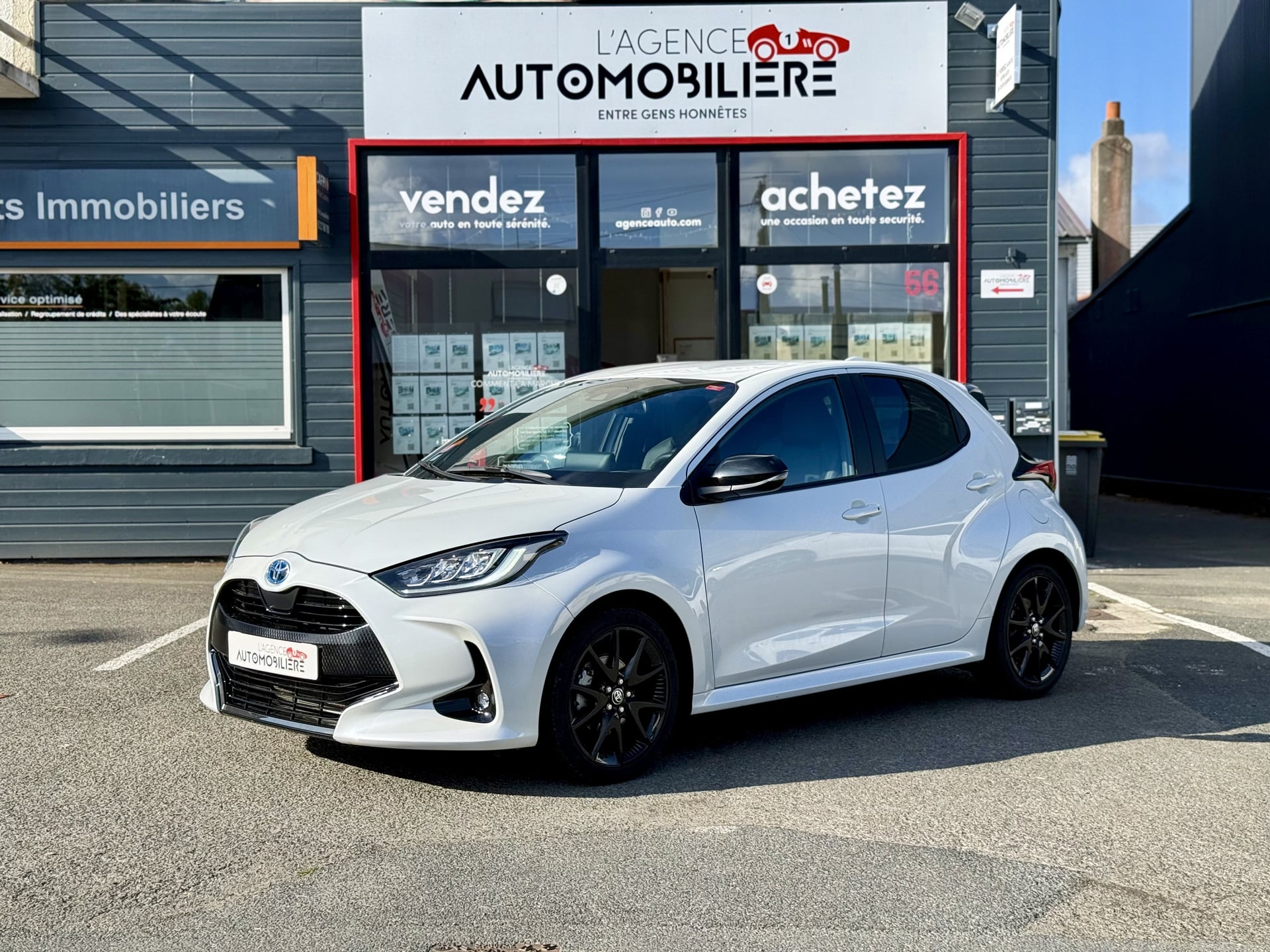 Toyota Yaris 116H BVA E-CVT STYLE (CarPlay, Caméra de recul, sièges + volant chauffant)