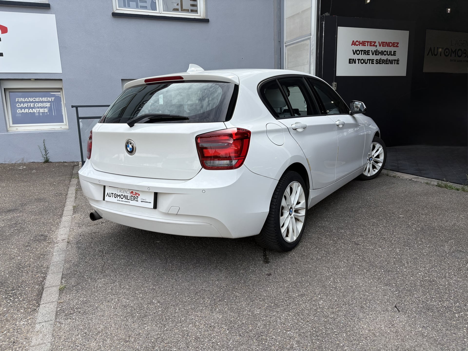 BMW Série 1 118I 170 UrbanLife Radars de recul - Bluetooth - Sièges chauffants — 2