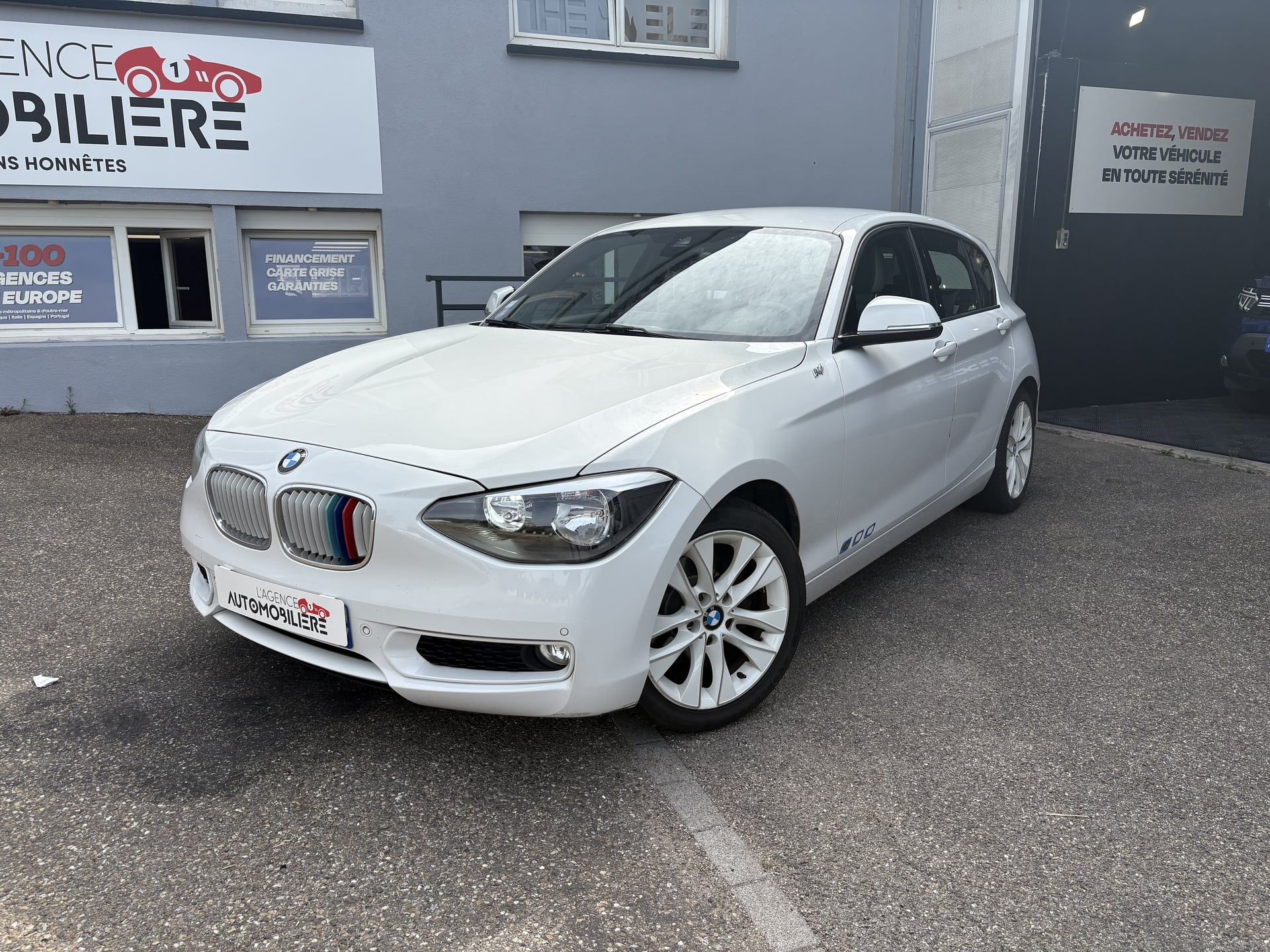BMW Série 1 118I 170 UrbanLife Radars de recul - Bluetooth -  Sièges chauffants