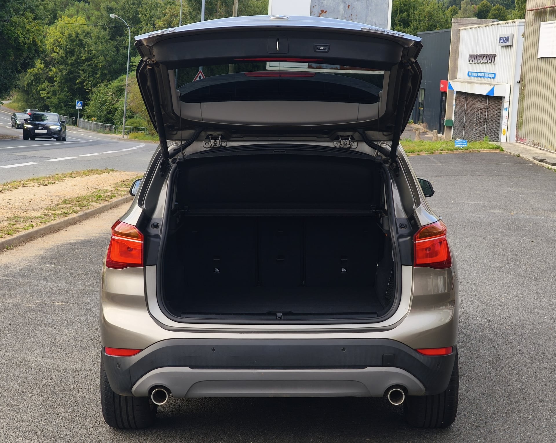 BMW X1 18 d sDrive 2.0 d 150 ch BUSINESS DESIGN — 40