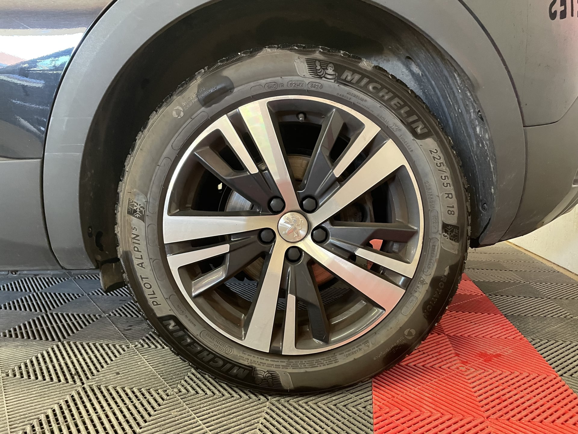 Peugeot 3008 2.0 BlueHDi EAT8 S&S 180 GT LINE — 31