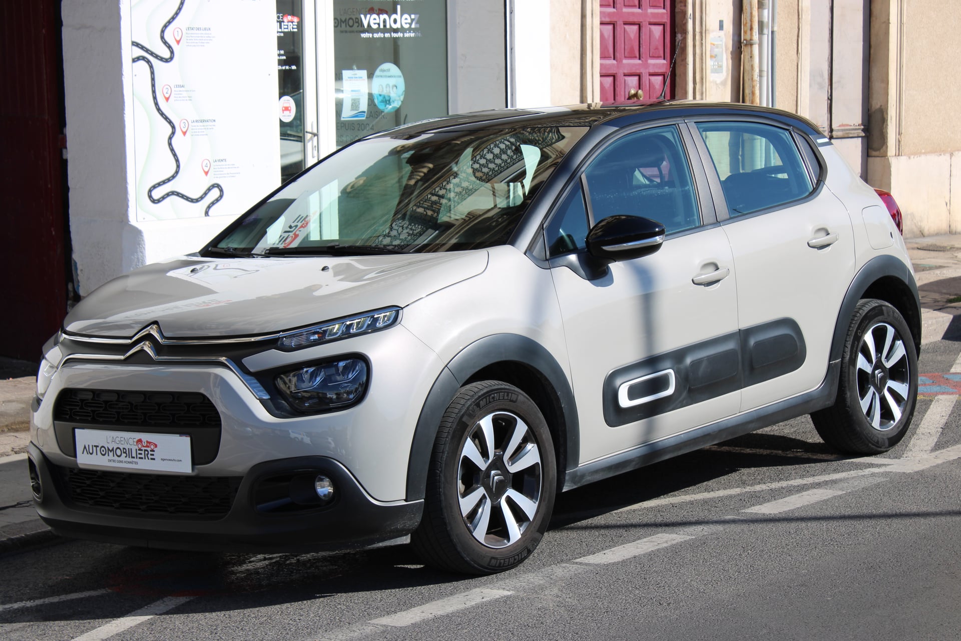 Citroen C3 1.2 - 110 S&S SHINE EAT6 ( Caméra de recul, CarPlay ... )