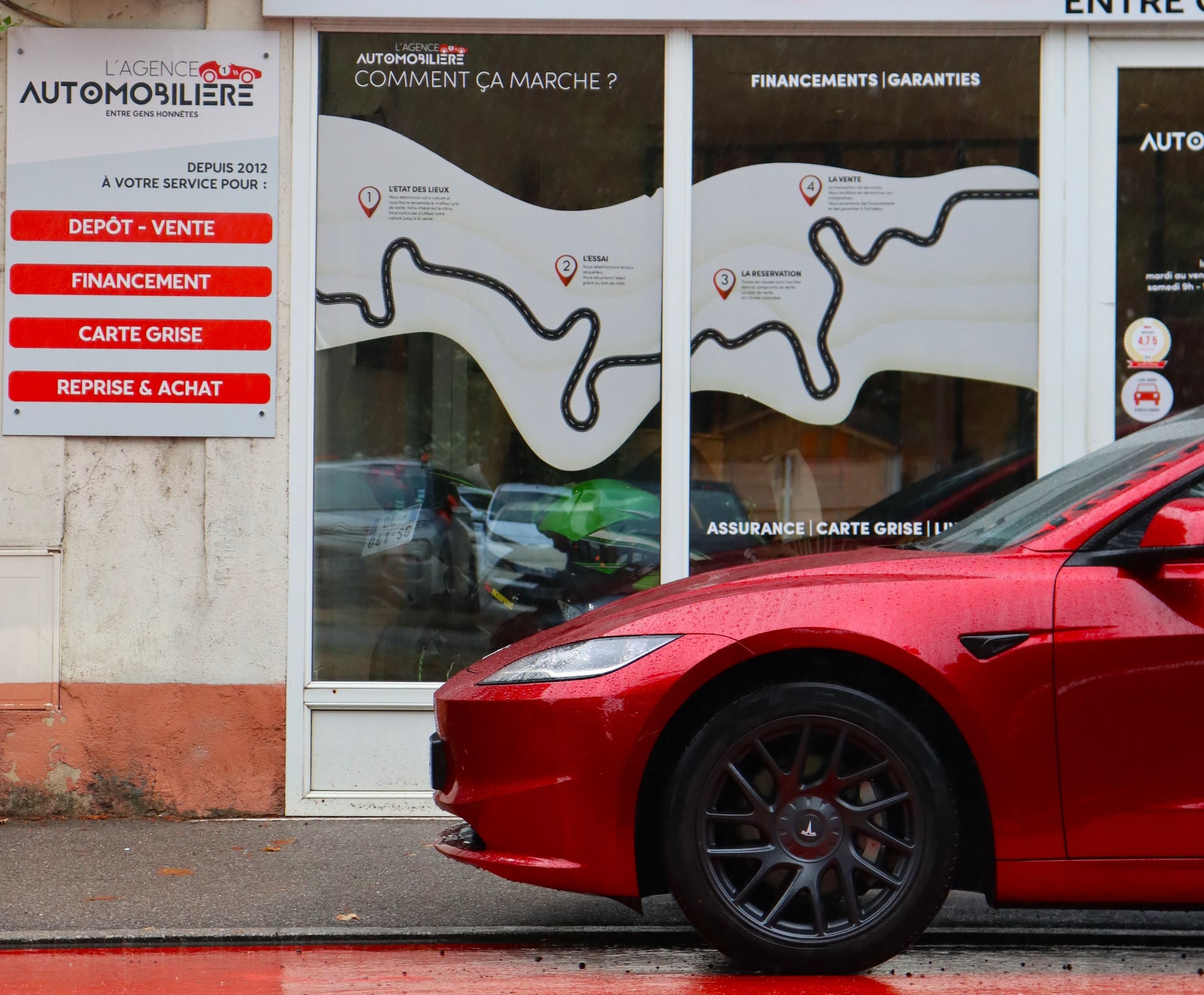 Tesla Model 3 Ph.II Highland Standard Range 283 (Toit panoramique, Cuir Blanc) — 2