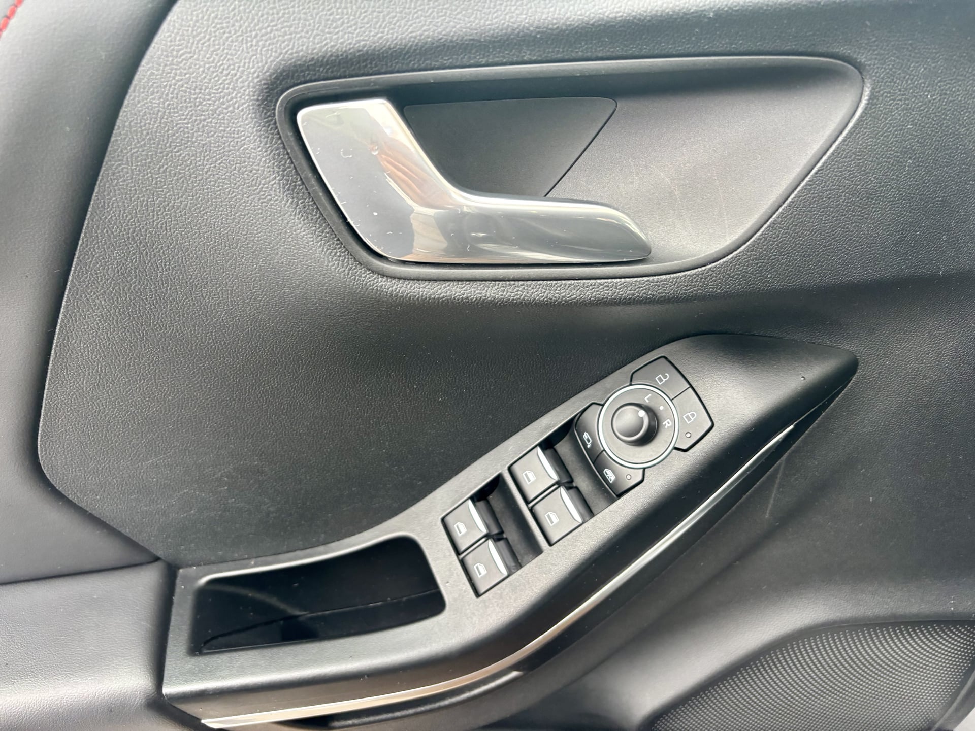 Ford Puma 1.0 i 12V EcoBoost mHEV DCT7 155 ch ST-LINE X — 30