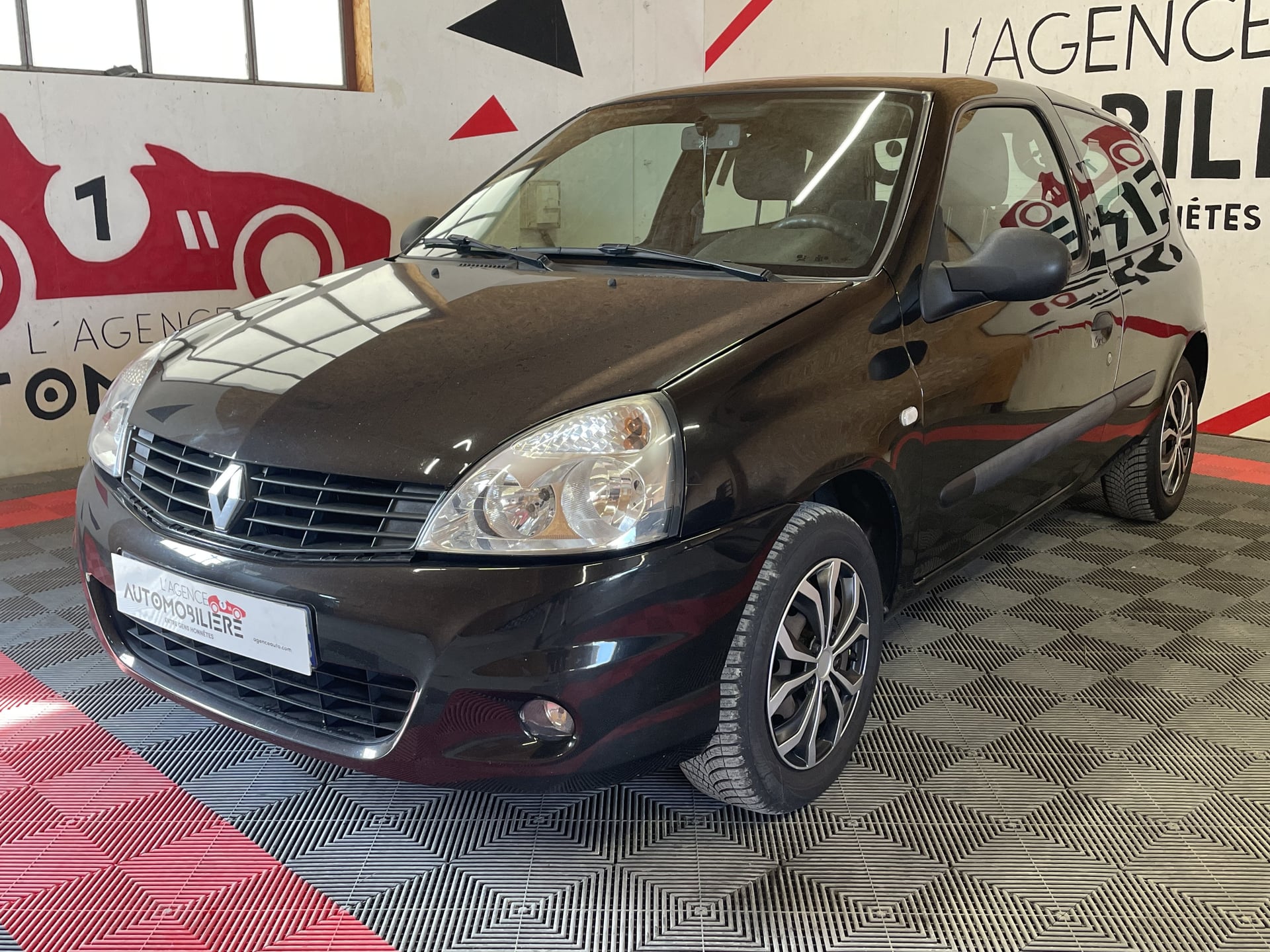 Renault Clio 1.2 i eco2 75 cv Campus Evolution — 2