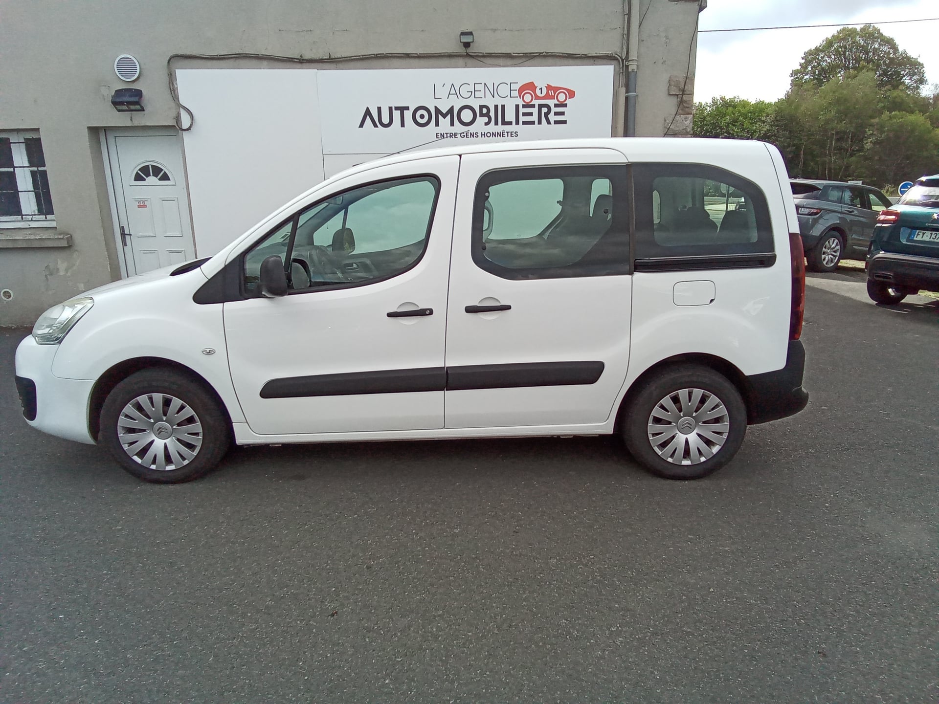 Citroen Berlingo 1.6 BlueHDi 100ch FEEL 7 Places — 2