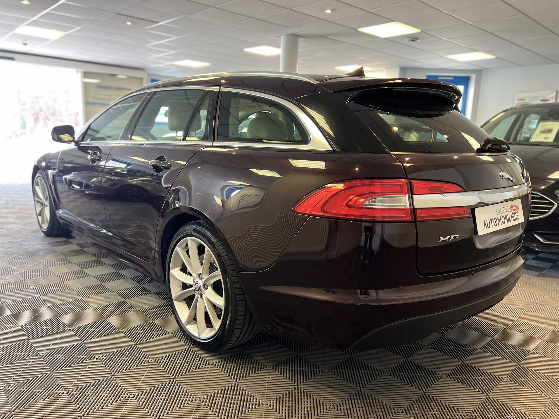 Jaguar XF Sportbrake 2.2 D 16V 200 CV Luxe Premium — 2