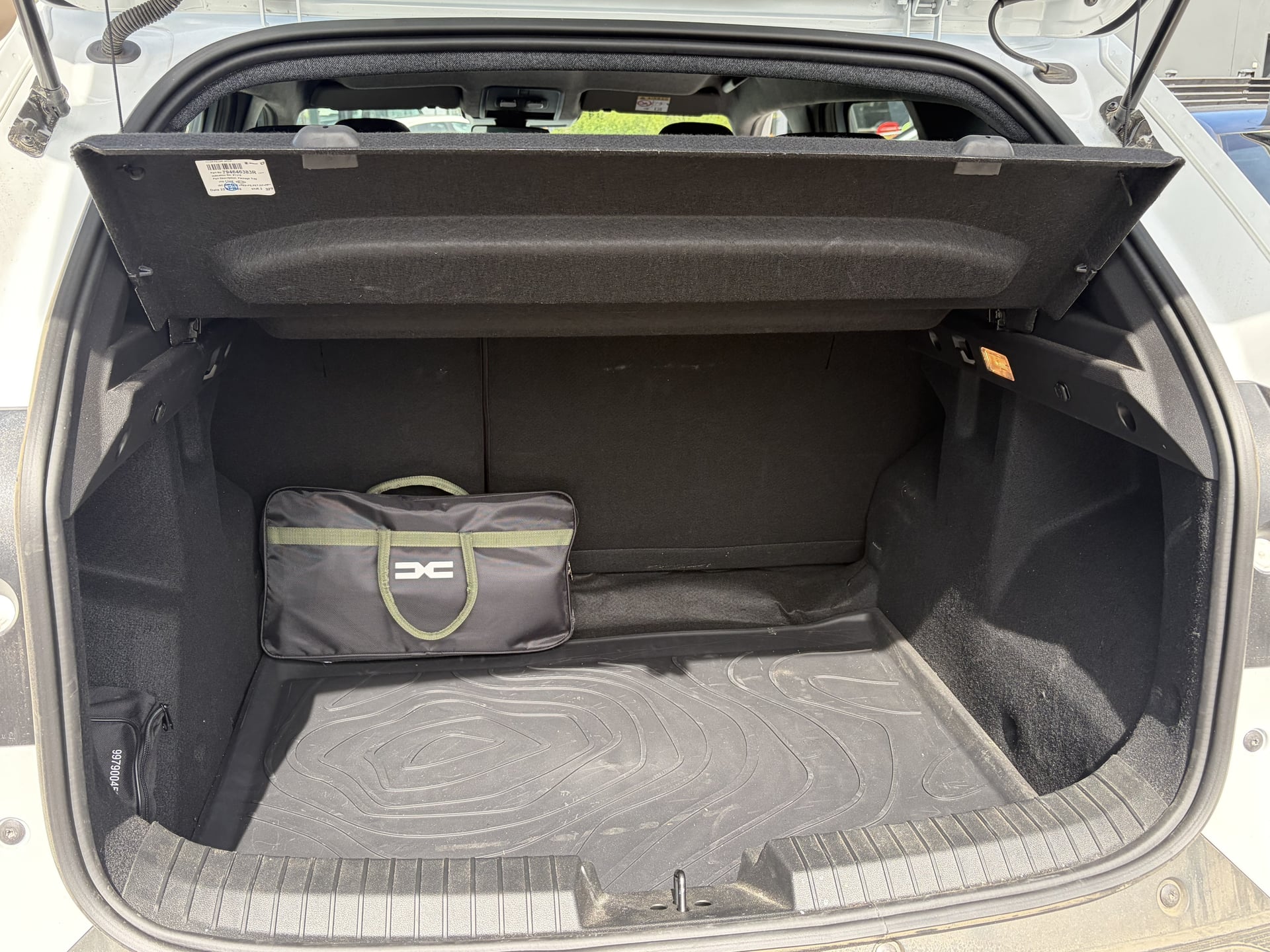 Dacia Duster 1.0 TCE 100 GPL - — 28