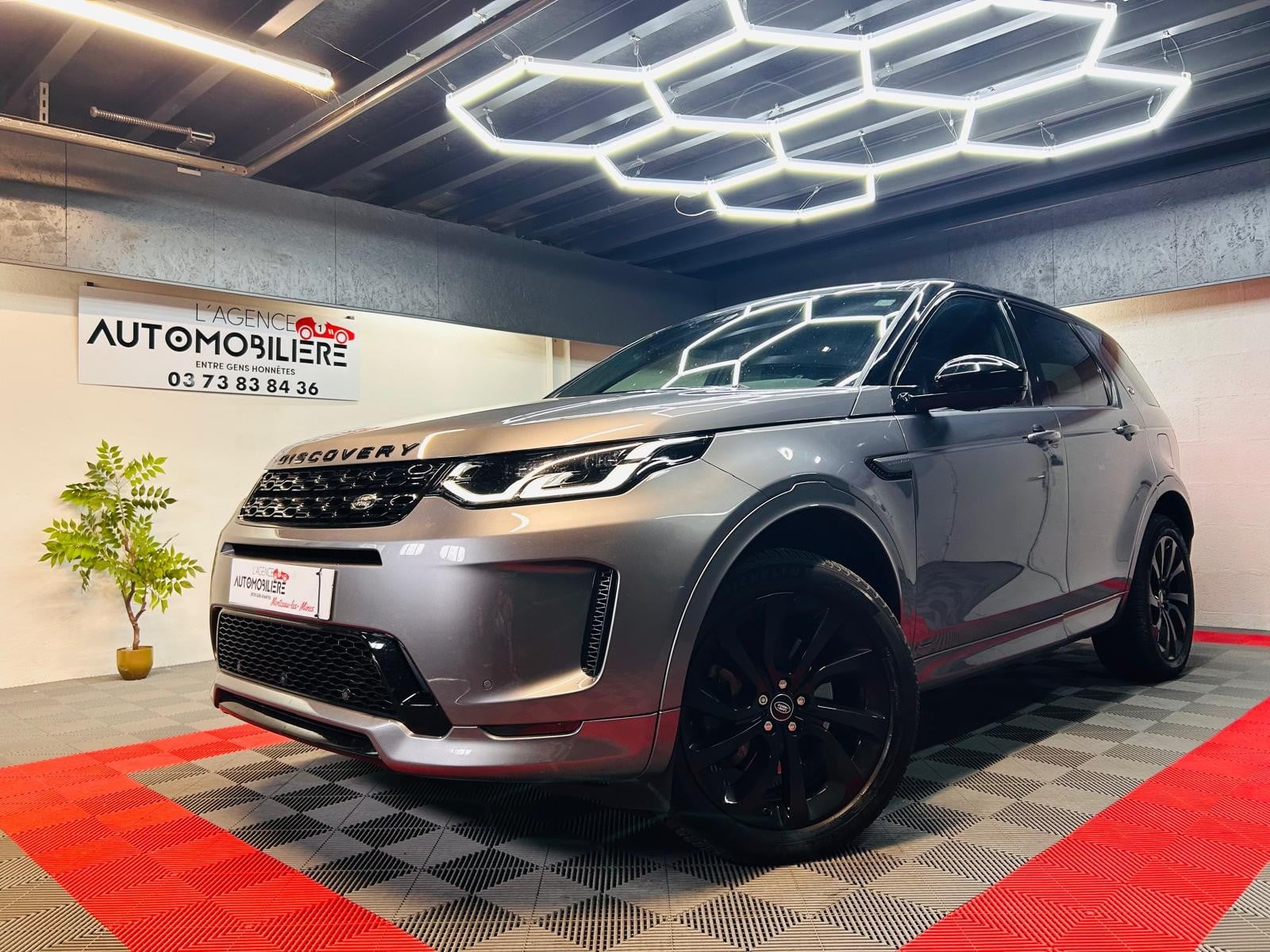 Land Rover Discovery Sport Hybride Rechargeable P300e 309 cv 4x4 R-Dynamic – BVA – Toit Pano – 107 000 km