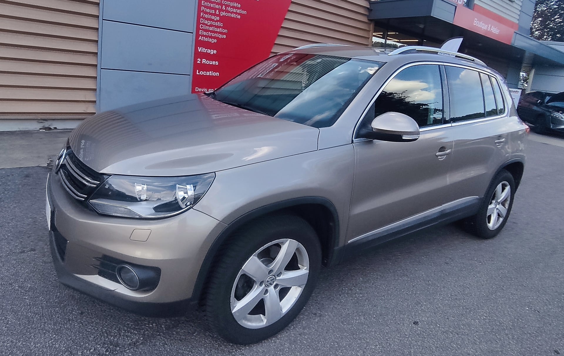 Volkswagen Tiguan Sportline 4Motion & Attelage amovible — 2