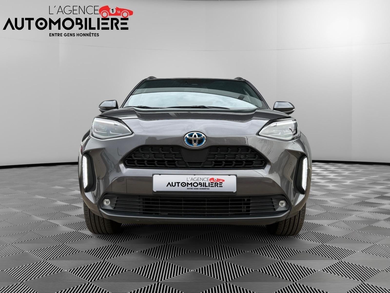 Toyota Yaris CROSS 1.5 114H 90 HYBRID FULL-HYBRID 0.8KWH DESIGN BVA — 2
