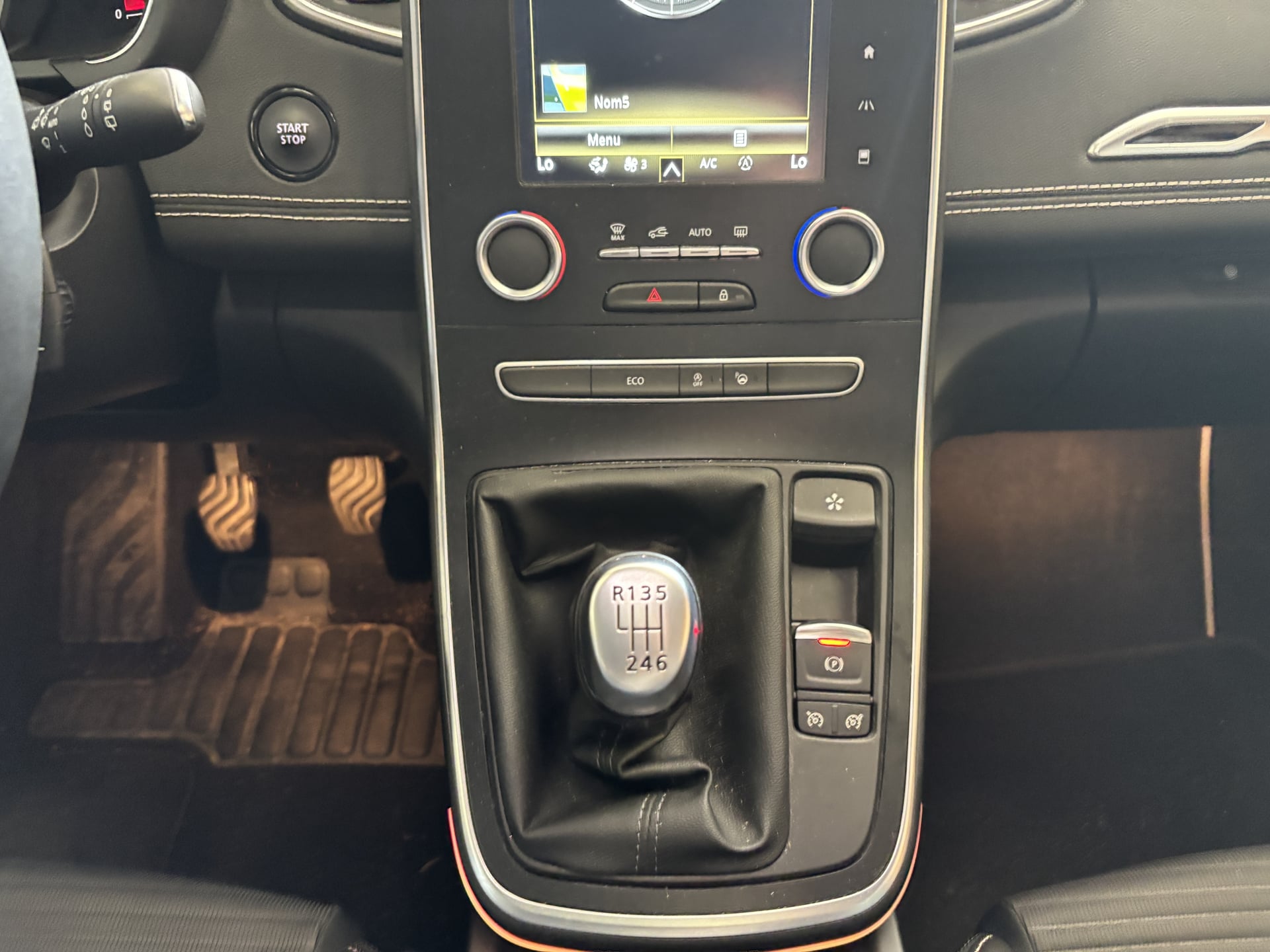 Renault Grand Scenic Grand Scenic 1.3 TCe 140ch FAP Business 7 places — 26