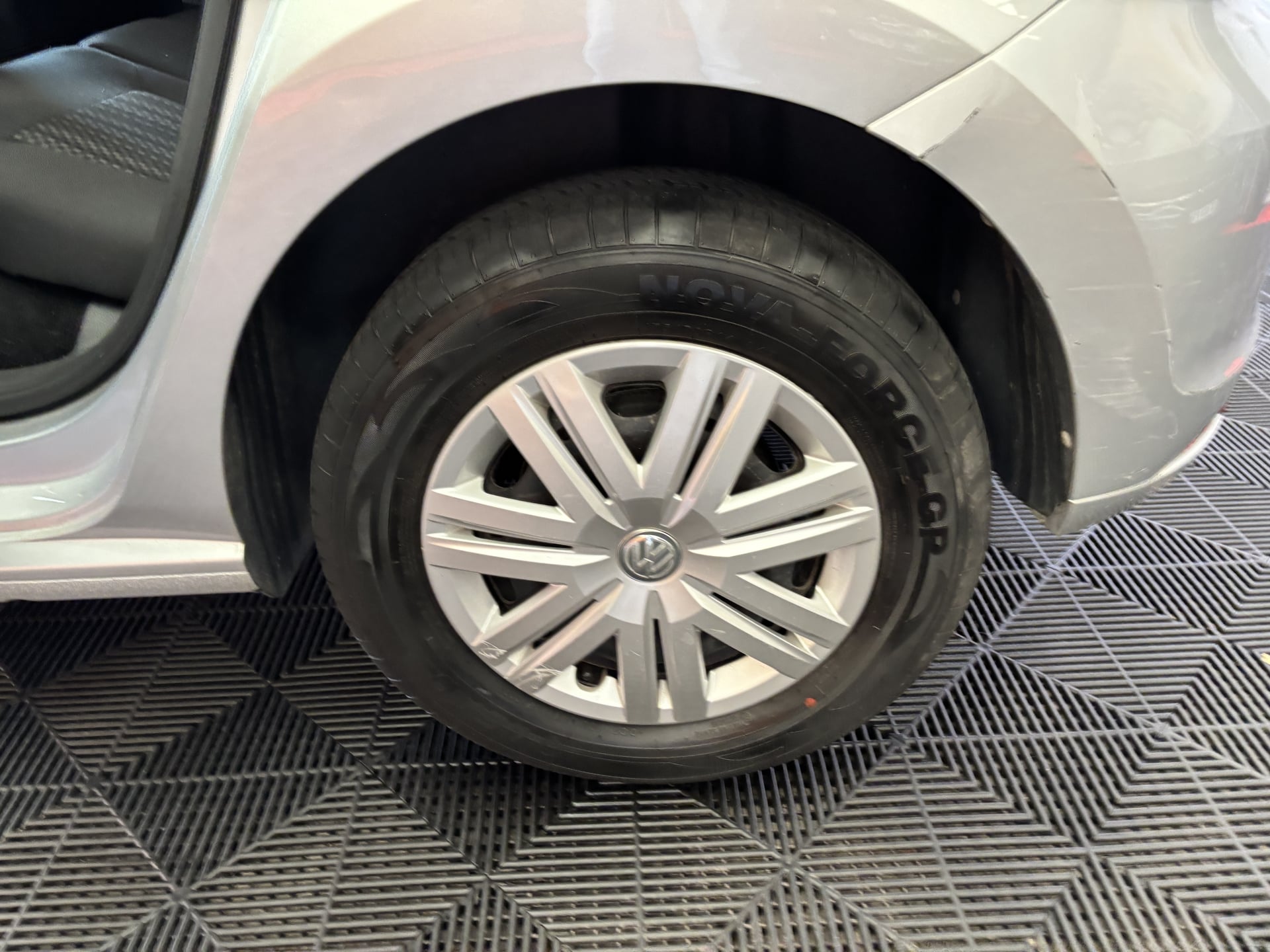 Volkswagen Volkswagen Polo 5 1.4 TDI 75 Ch Confort Line — 26
