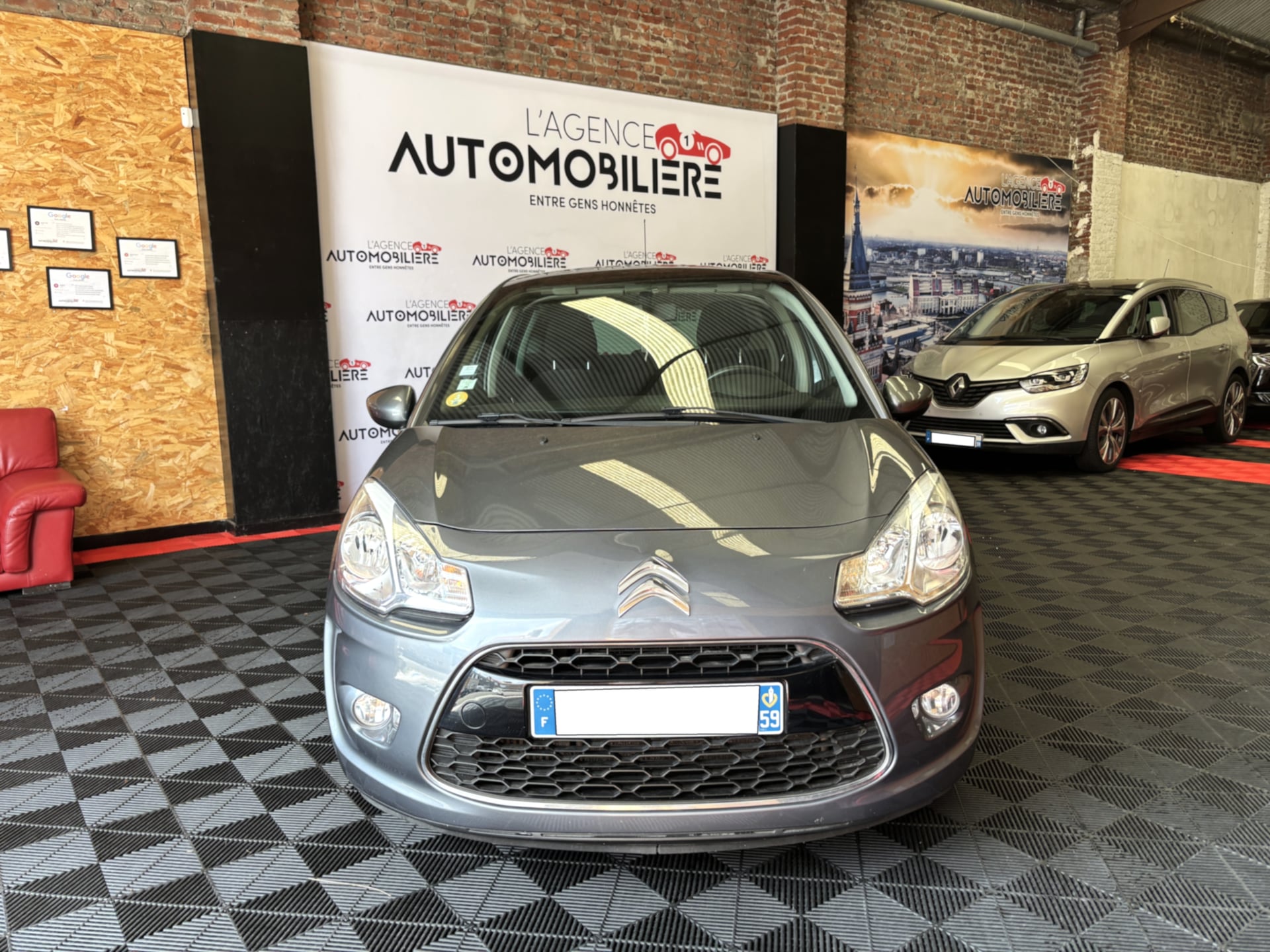 Citroen C3 1.6 HDI 90 Ch Finition Exclusive — 2