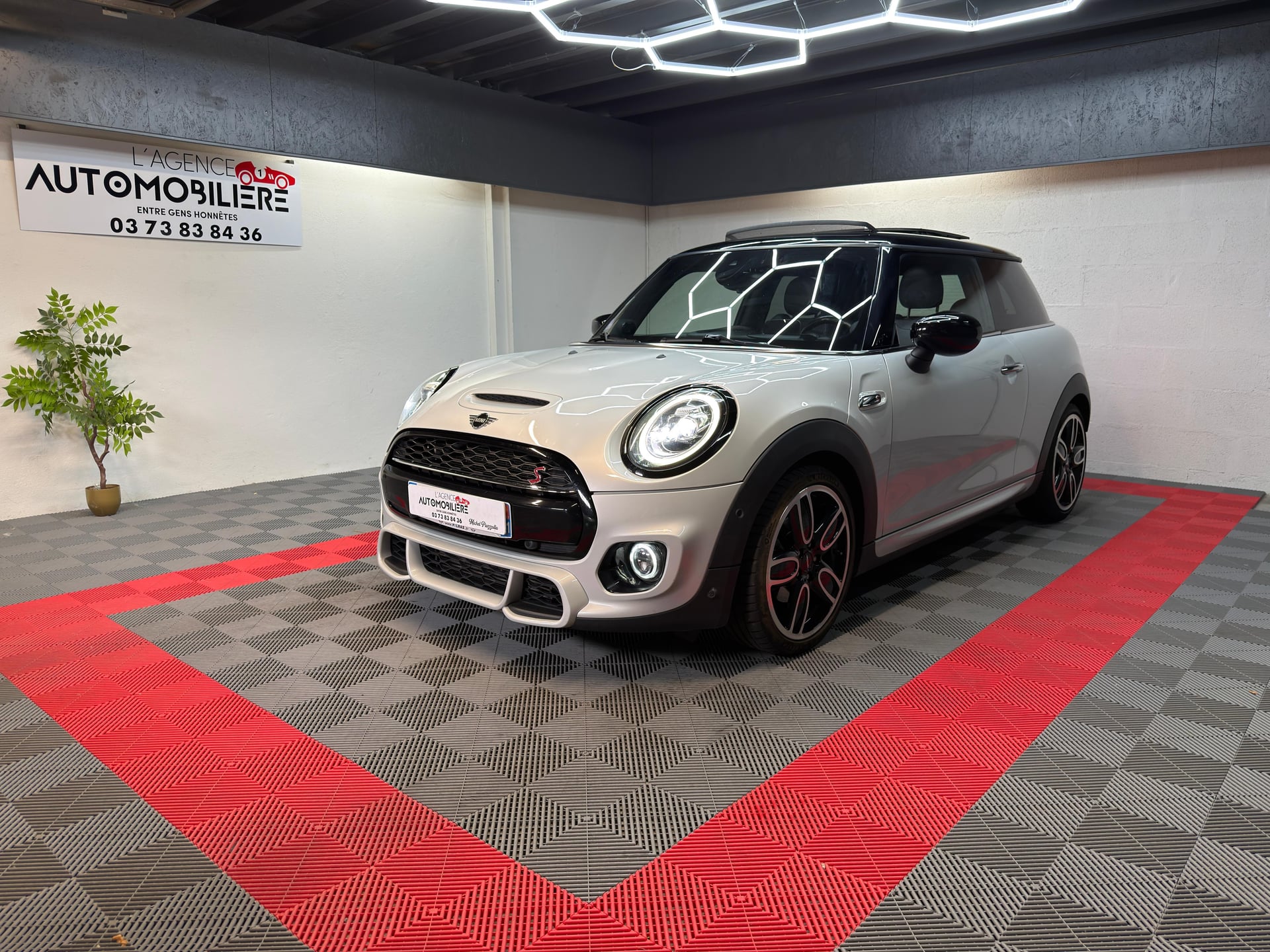 Mini Mini Cooper S 192ch John Cooper Works BVA7 - Carnet Complet Mini
