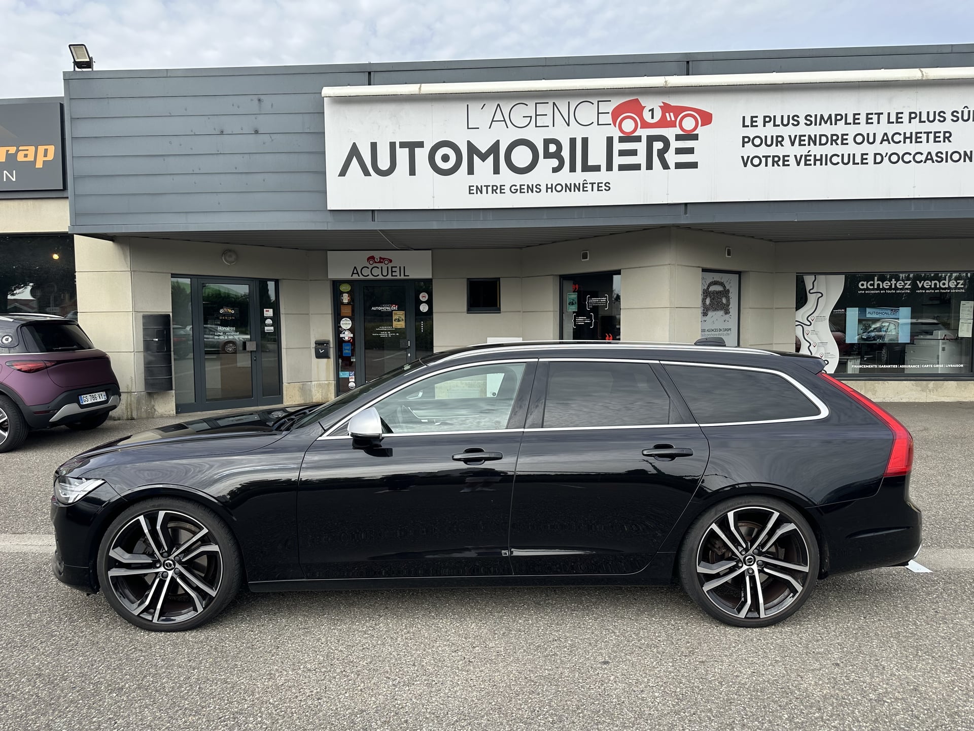 Volvo V90 D5 AWD 235ch R-Design Geartronic — 2