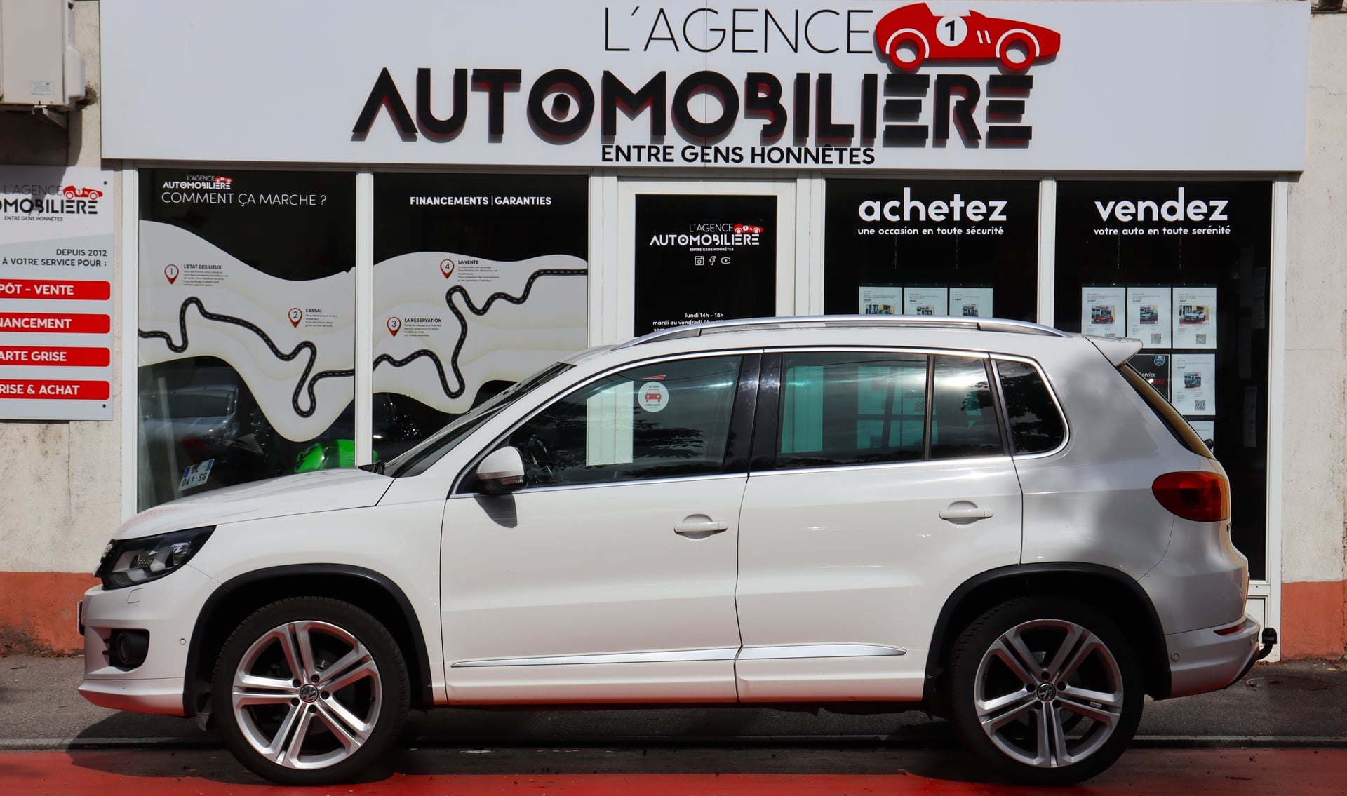 Volkswagen Tiguan Ph.II 2.0 TDi 140 R-Line 4Motion DSG7 (Attelage, CarPlay, Disitri à jour) — 2