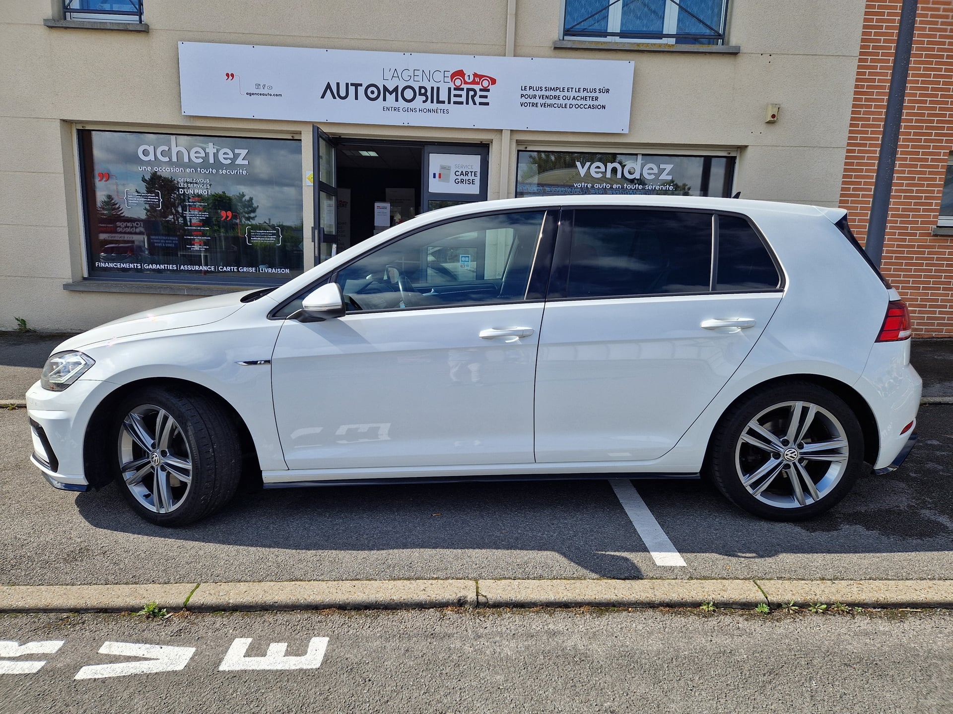 Volkswagen Golf VII (2) 1.5 150CV R-LINE — 2