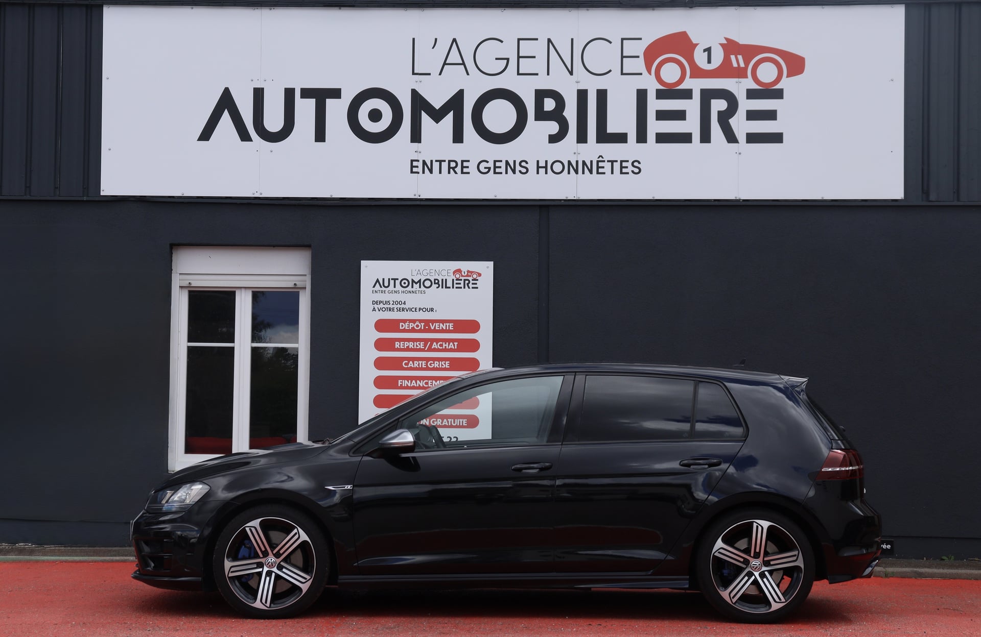 Volkswagen Golf 7R 2.0 TFSi 300 4Motion DSG6 (CarPlay, Intérieur alcantara) — 2