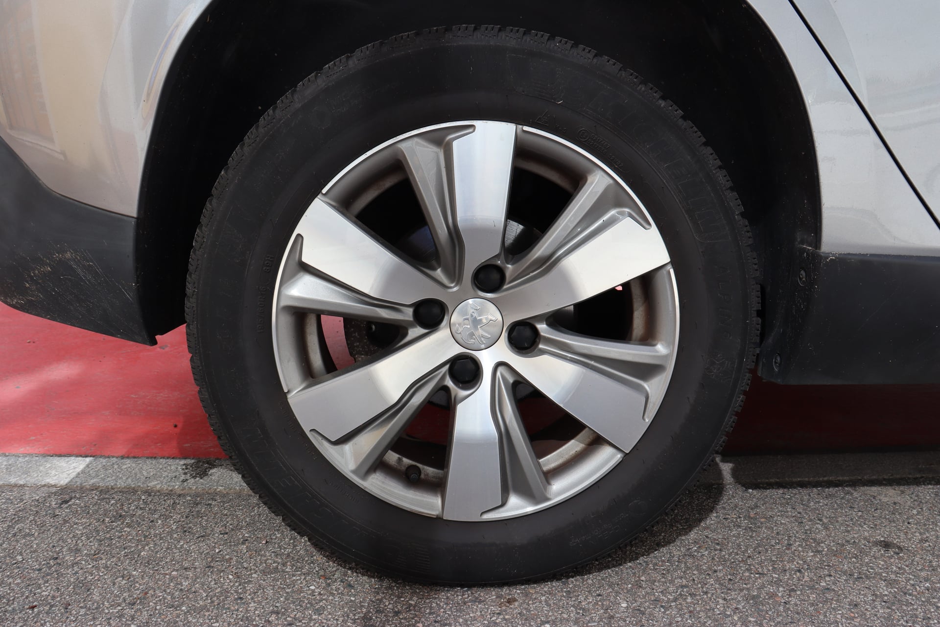Peugeot 2008 1.2 i 110 Allure BVM (Suivi full Peugeot) — 35
