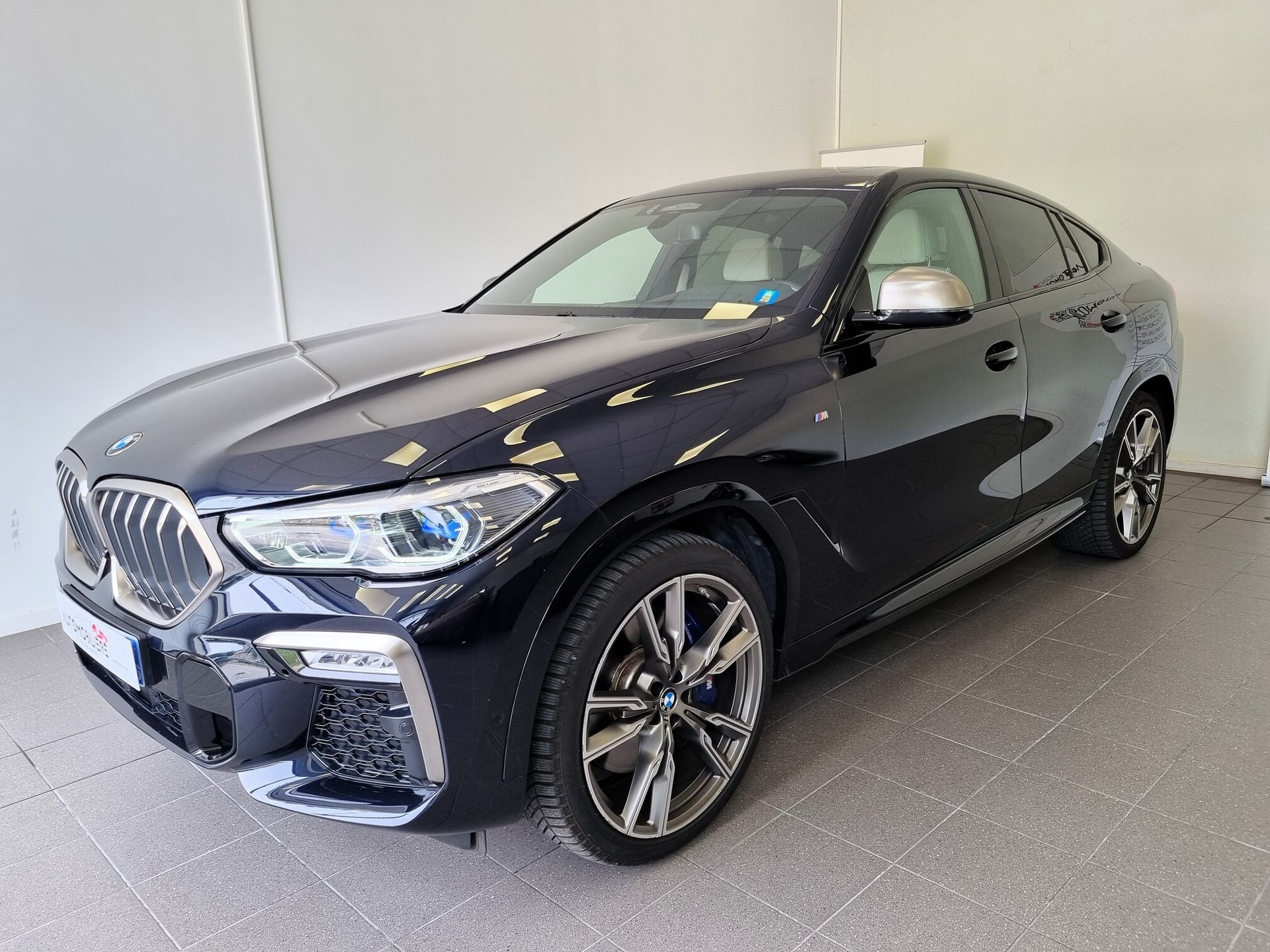 BMW X6 M50d M PERFORMANCE xDrive 3.0 d 24V 400 cv - 43 605 € D'OPTIONS • B&W • SKY LOUNGE- BMW INDIVIDUAL • LASER — 2
