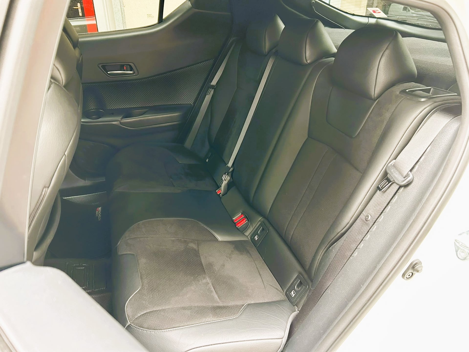 Toyota C-HR (2) 2.0 HYBRIDE COLLECTION MY20 — 28