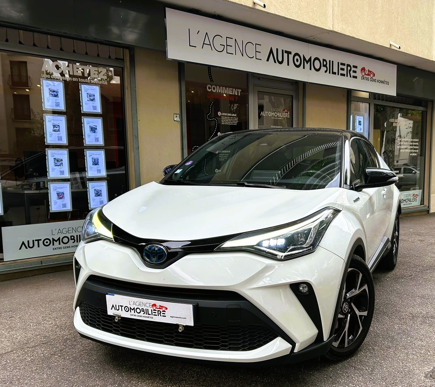 Toyota C-HR (2) 2.0 HYBRIDE COLLECTION MY20