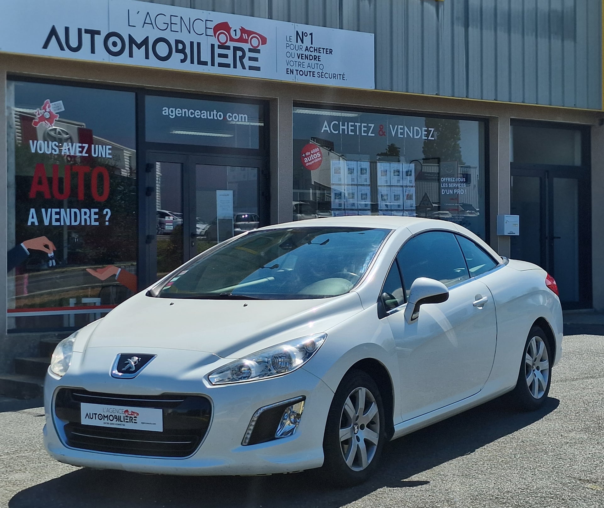 Peugeot 308 CC 1.6 HDI 115 CH Distri. et pneus récents — 2