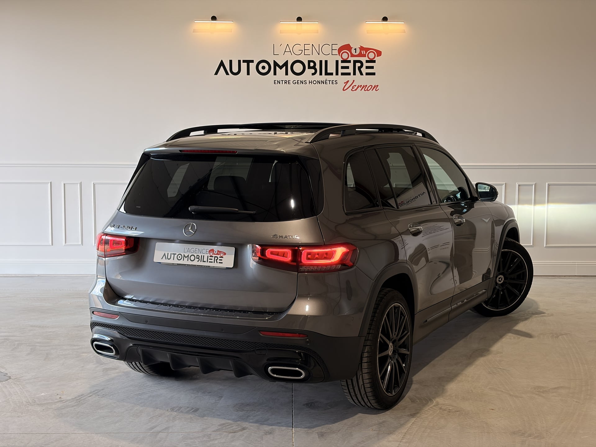 Mercedes-Benz GLB 220 D 4MATIC AMG LINE 8G-DCT (7 PLACES) — 2