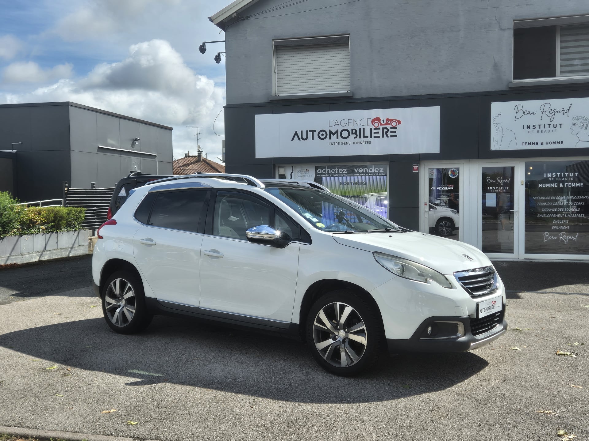 Peugeot 2008 1.6 e-HDi 115 cv FELINE