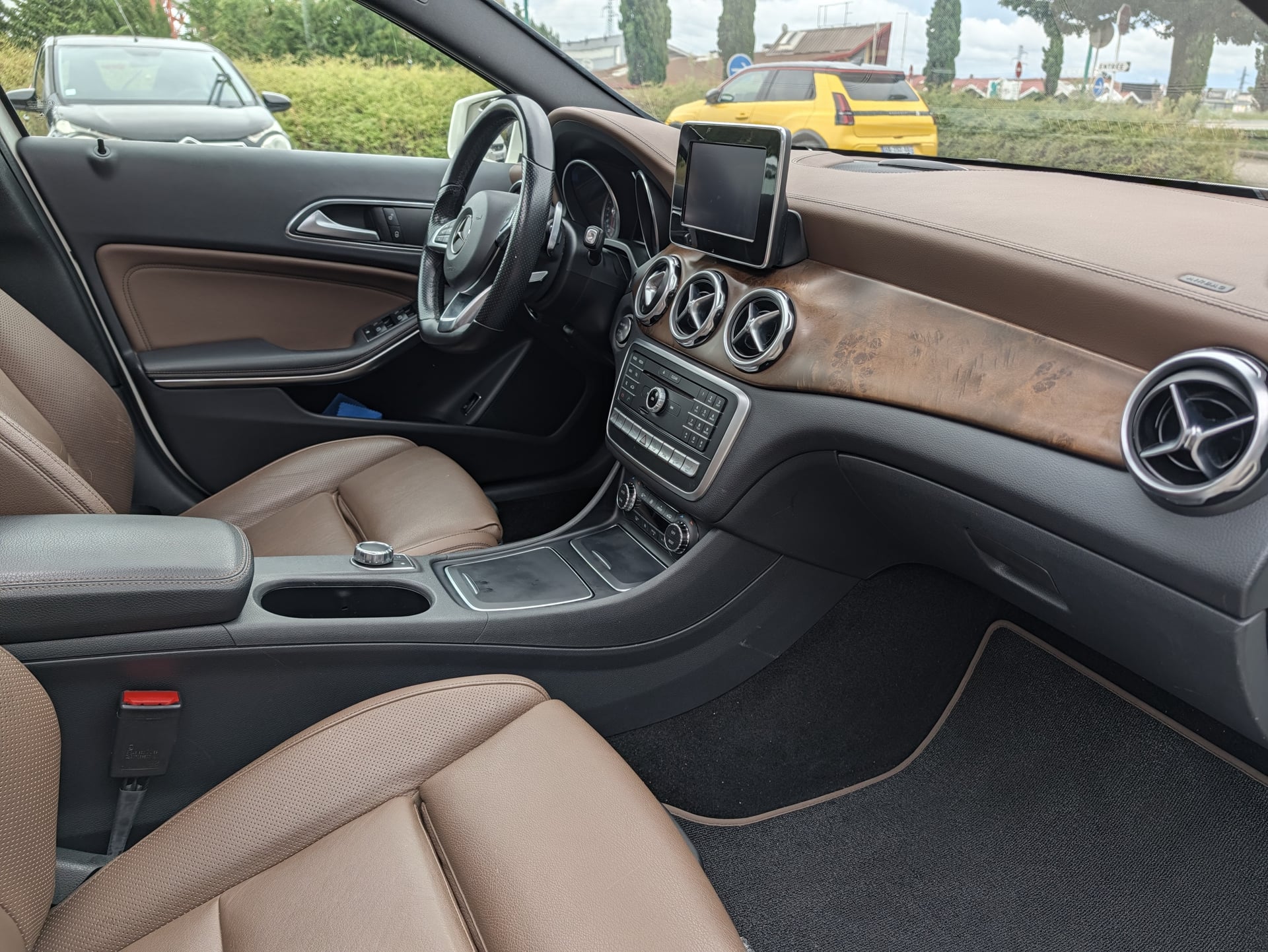 Mercedes-Benz Classe GLA 220D — 2