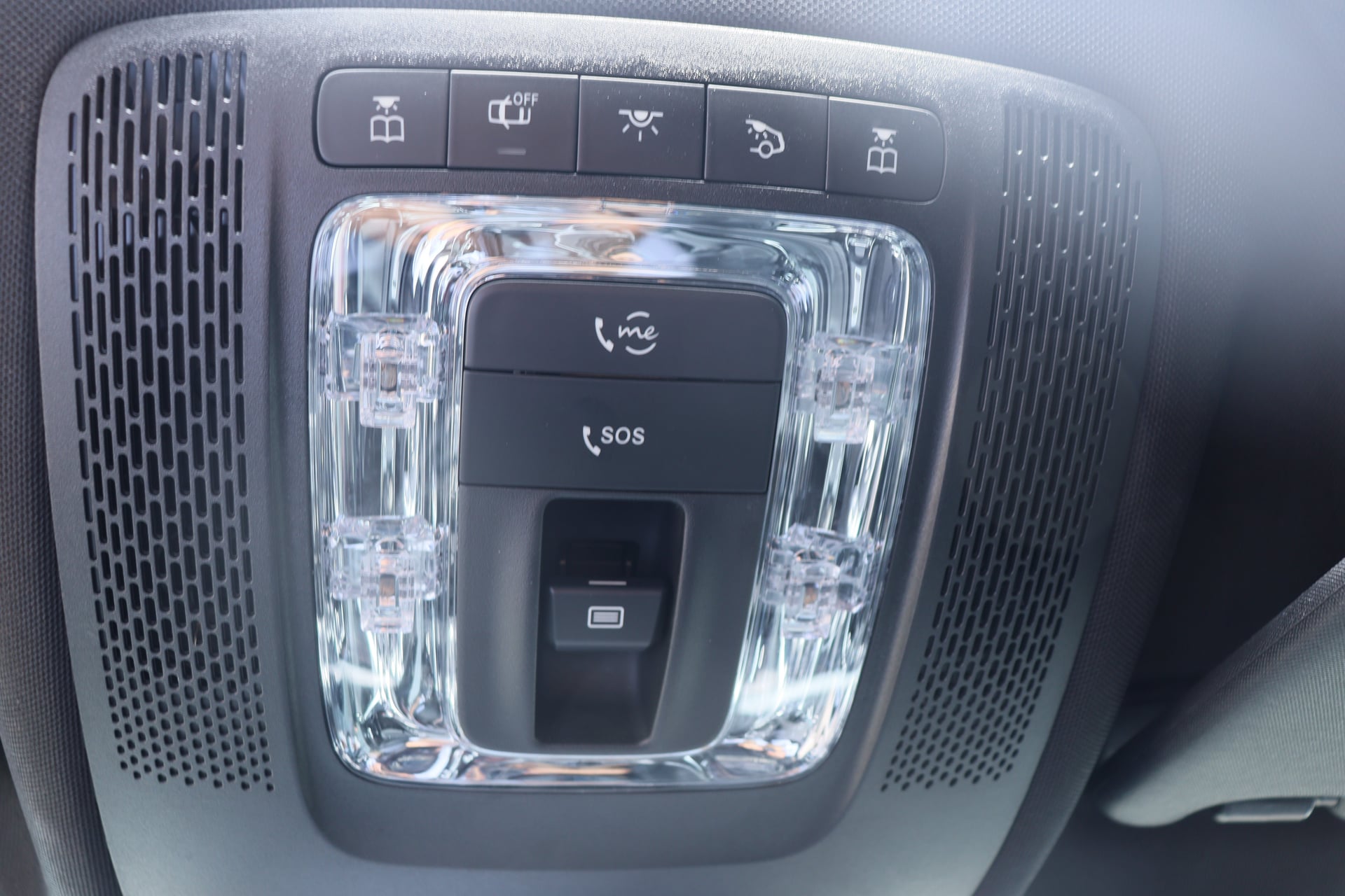 Mercedes-Benz GLB 220d AMG LINE 4MATIC 8G-TRONIC 7 PLACES (Full options, suivi Mercedes, 1ère main) — 40