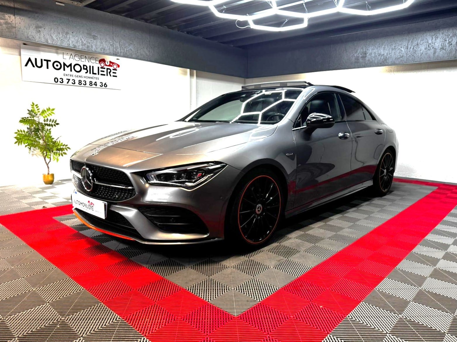 Mercedes-Benz Classe CLA CLA 220 d 190ch Edition 1 Orange art 8G-DCT