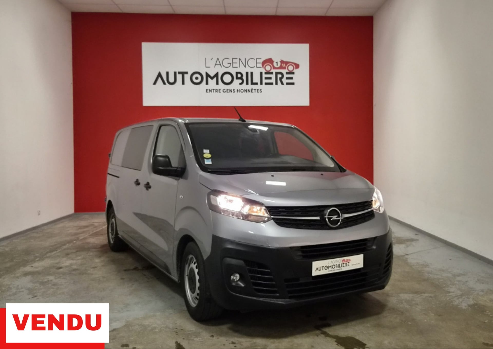 Opel Vivaro FOURGON 6 PLACES 2.0 D 122CH L2 PACK BUSINESS BVA8 + ATTELAGE