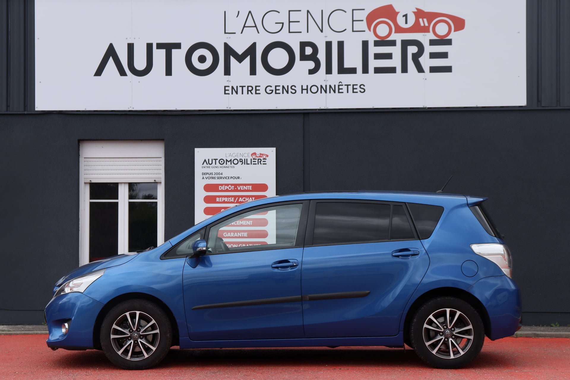 Toyota Verso Ph2 1.6 D-4D 112 SkyBlue BVM6 7 Places (Toit pano, caméra de recul) — 2