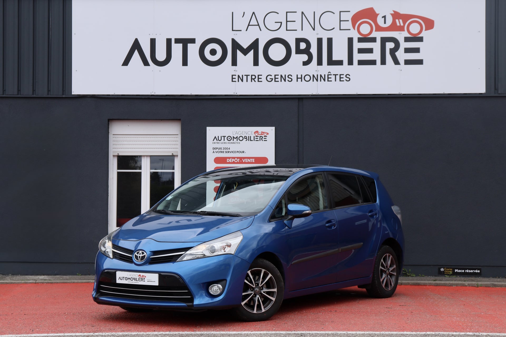 Toyota Verso Ph2 1.6 D-4D 112 SkyBlue BVM6 7 Places (Toit pano, caméra de recul)