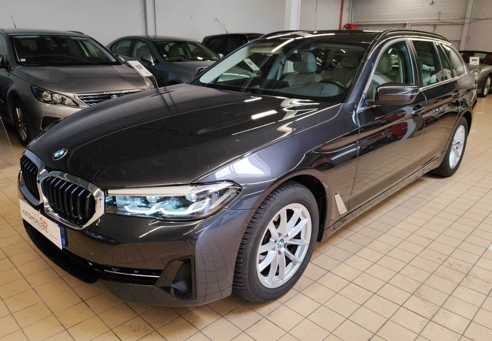 BMW Série 5 Touring 520dA xDrive 190ch Lounge Steptronic