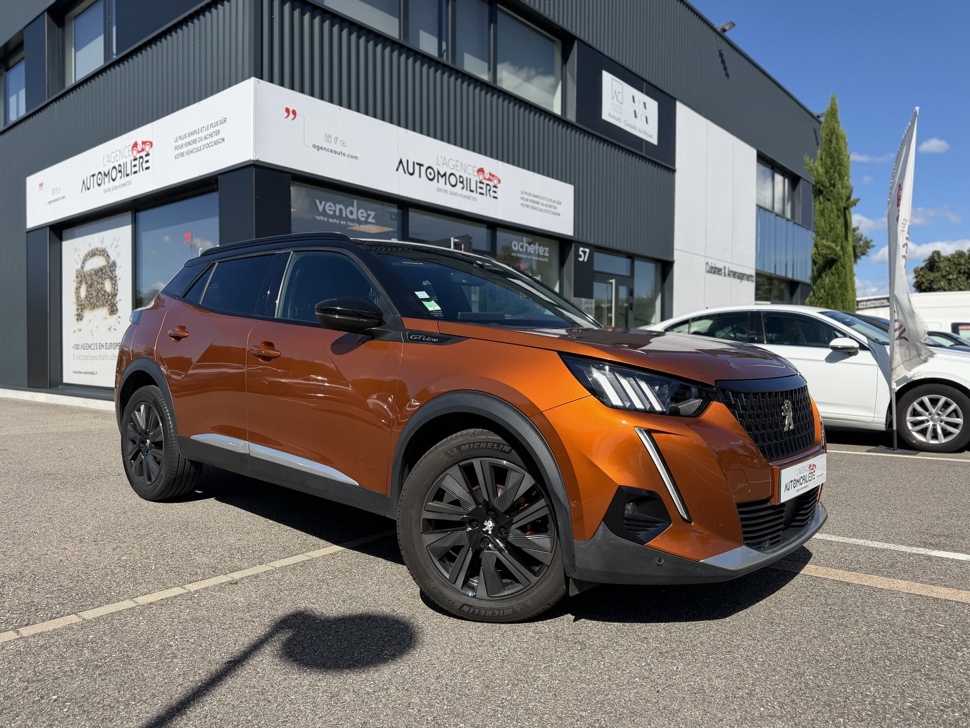 Peugeot 2008 GT LINE 1.2 12V 130CV - DISTRI FAITE - GARANTIE 12 MOIS