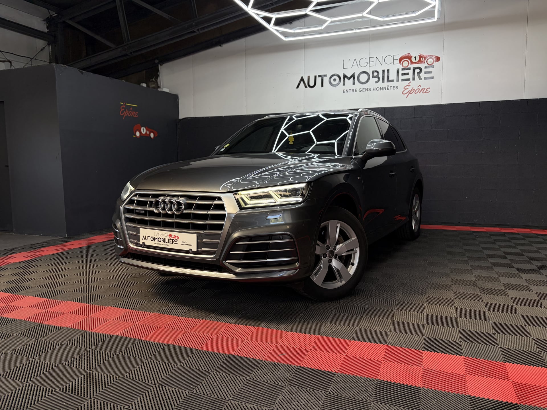 Audi Q5 2.0 40-TDI S-LINE