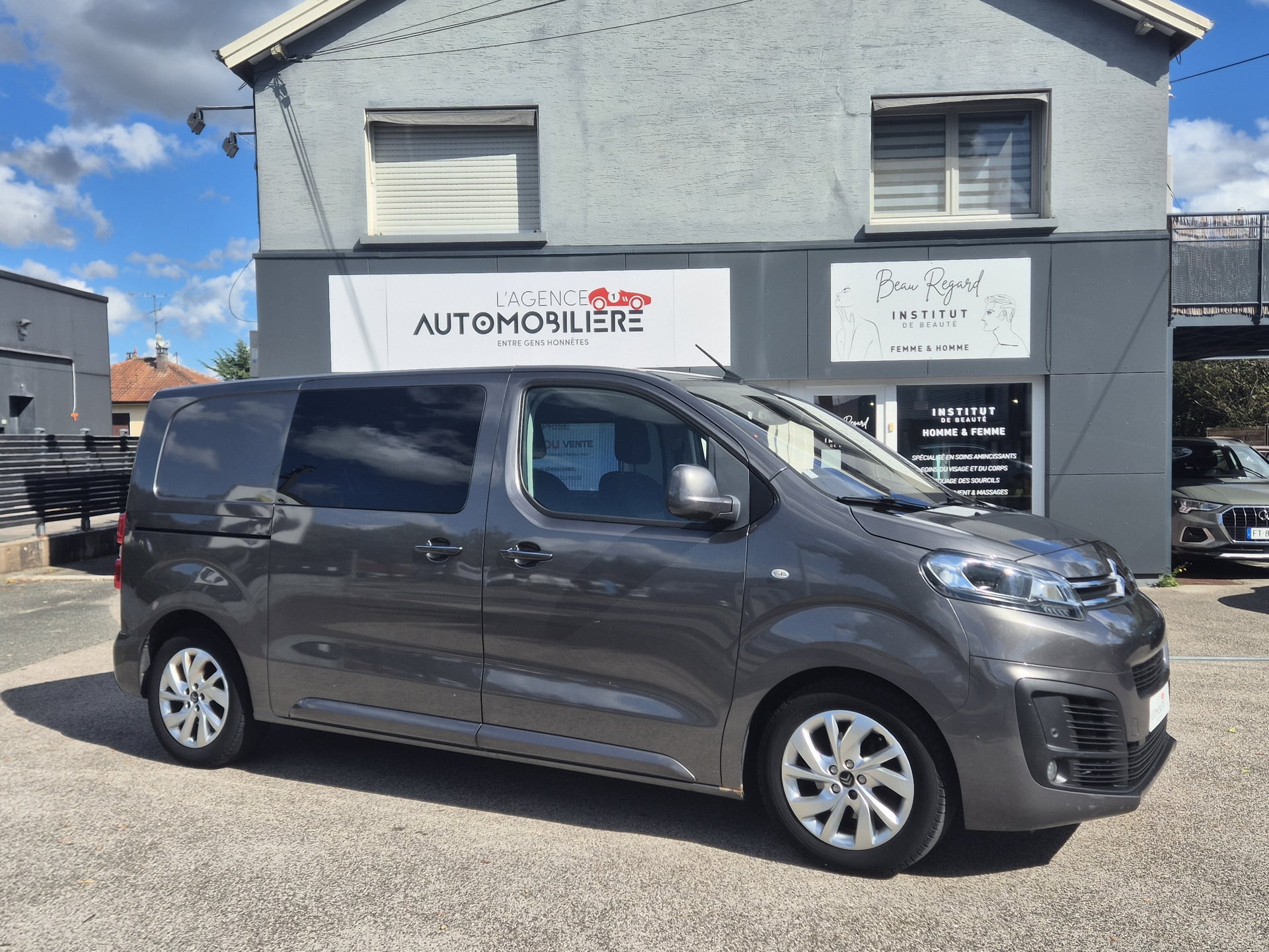 Citroen Jumpy M 2.0 BlueHDi 180 cv Fourgon moyen EAT6 Boîte auto 5 PLACES CABINE APPROFONDIE — 2