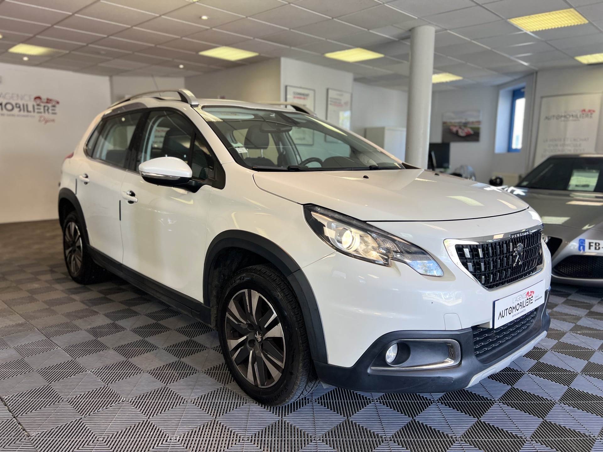 Peugeot 2008 1.6 BlueHDi 100CV Allure Embrayage et Réservoir d'AD Blue changée — 2