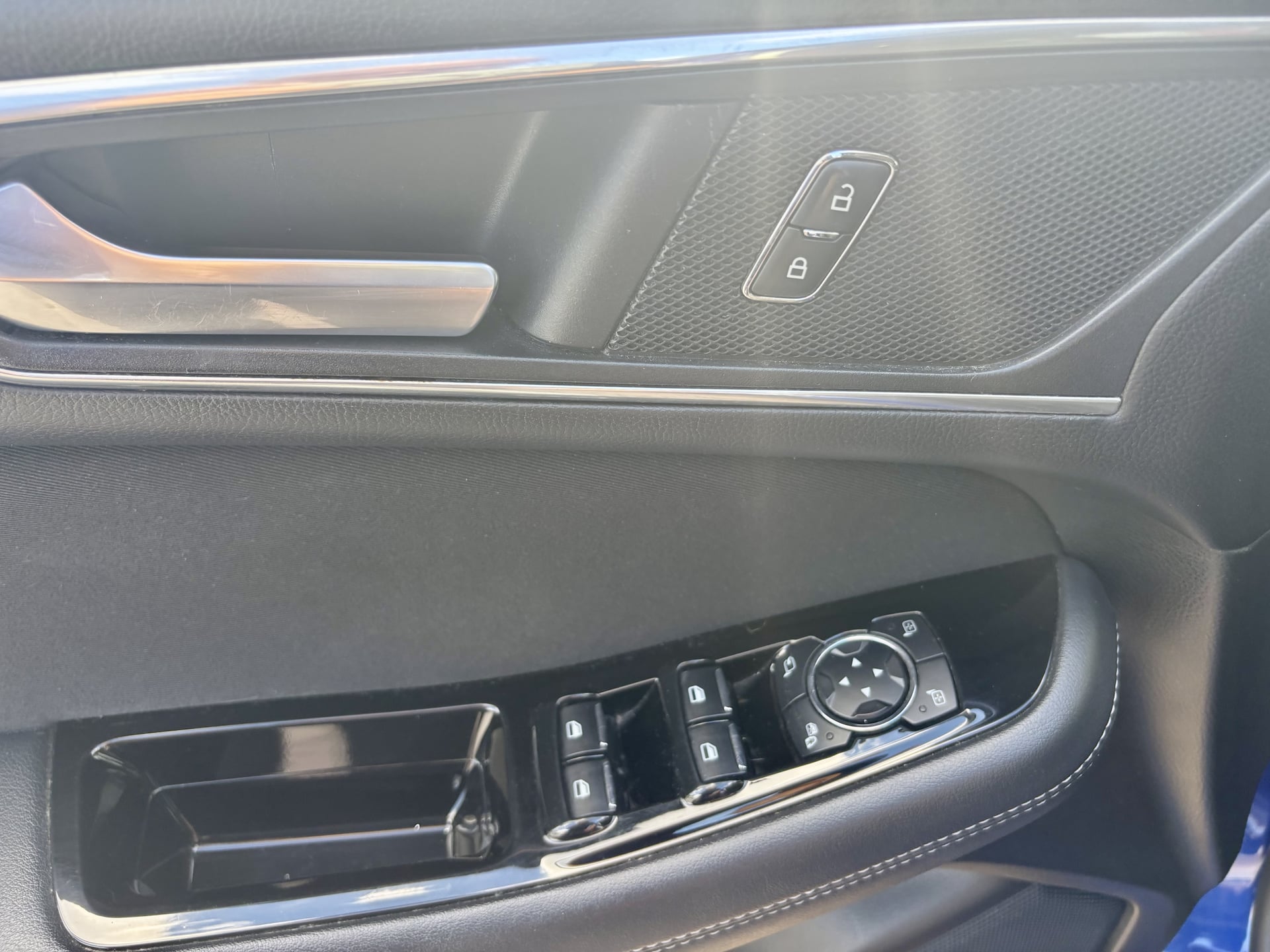 Ford Galaxy III 2.0 TDCi 16V 150 ch TITANIUM 7 places — 32