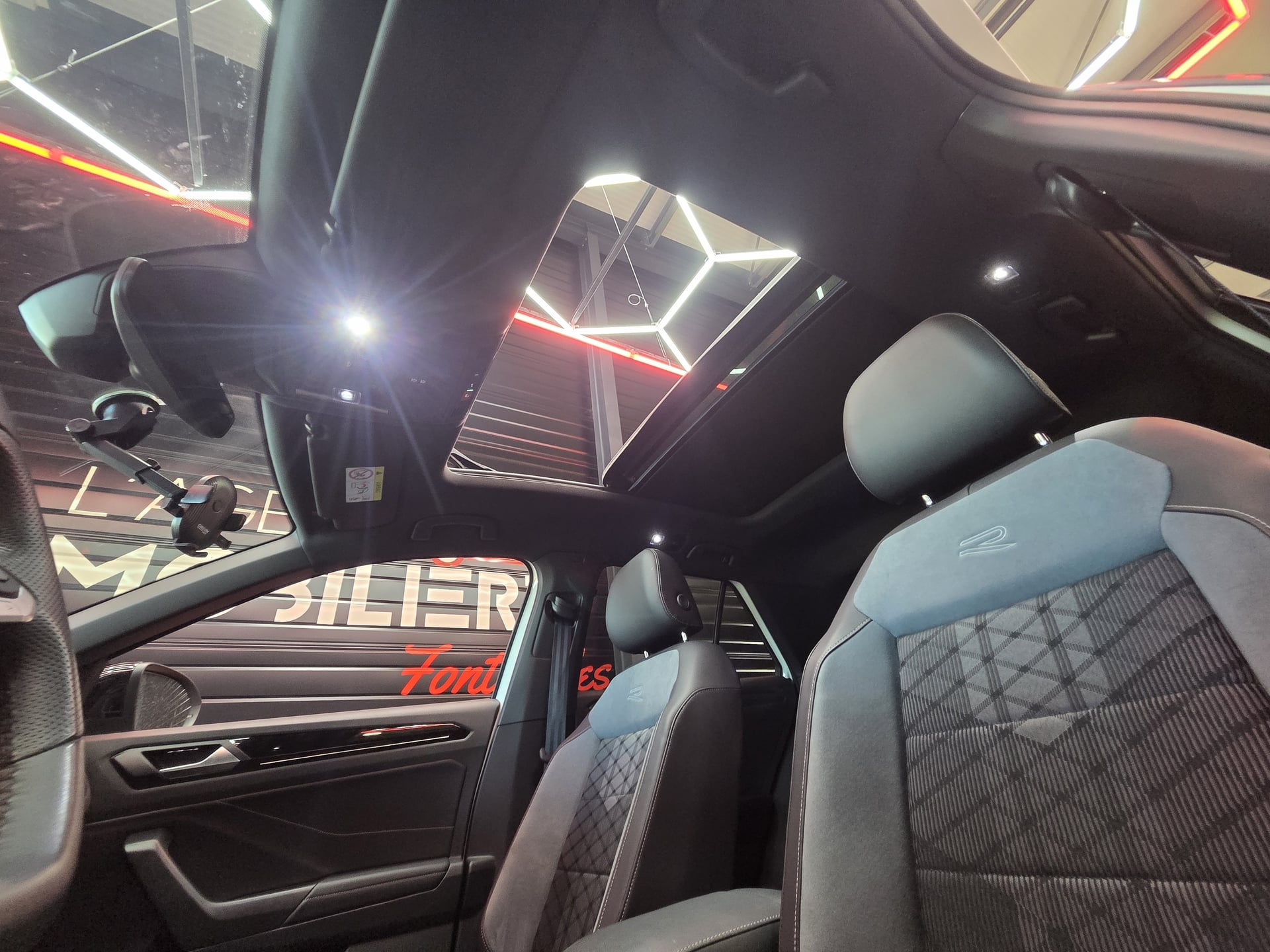 Volkswagen T-roc 1.5 TSI R LINE DSG7 150ch / Garantie 2029 Constructeur / Contrat d'entretien — 40