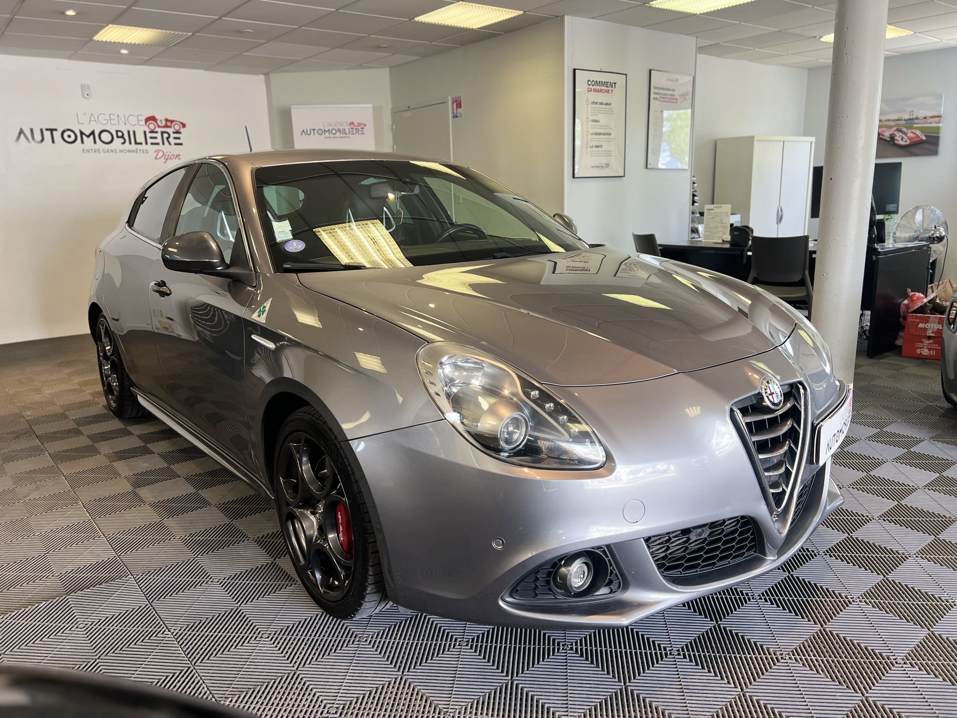 Alfa Romeo Giulietta QV TCT 240CV Distribution changée Historique Complet - Siège Baquet Radar AV et AR — 2