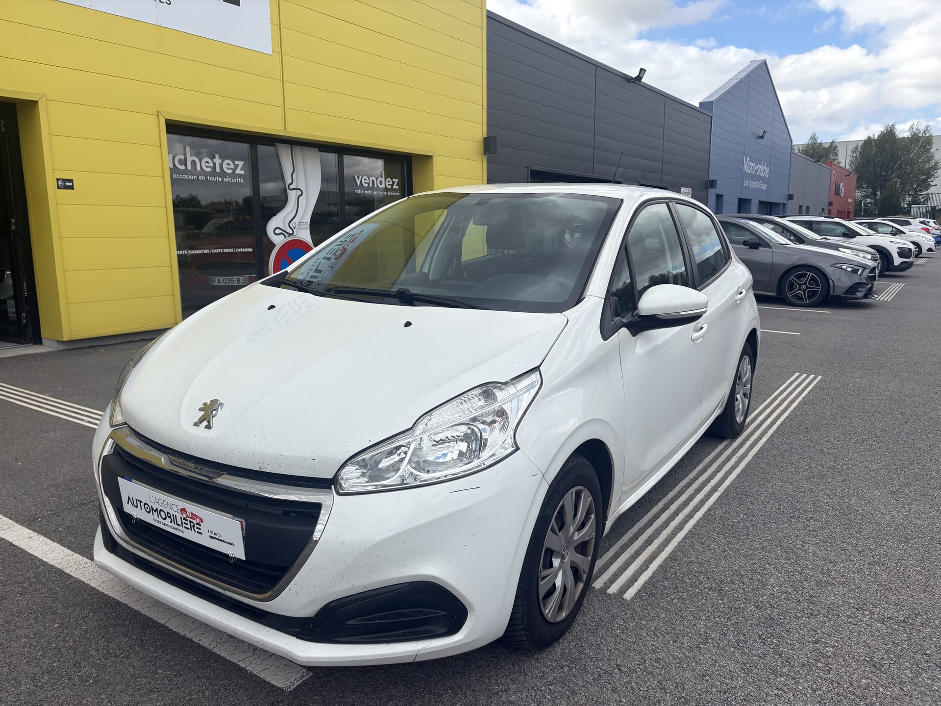 Peugeot 208 1.5 blueHDI Prenium BVM5 — 2