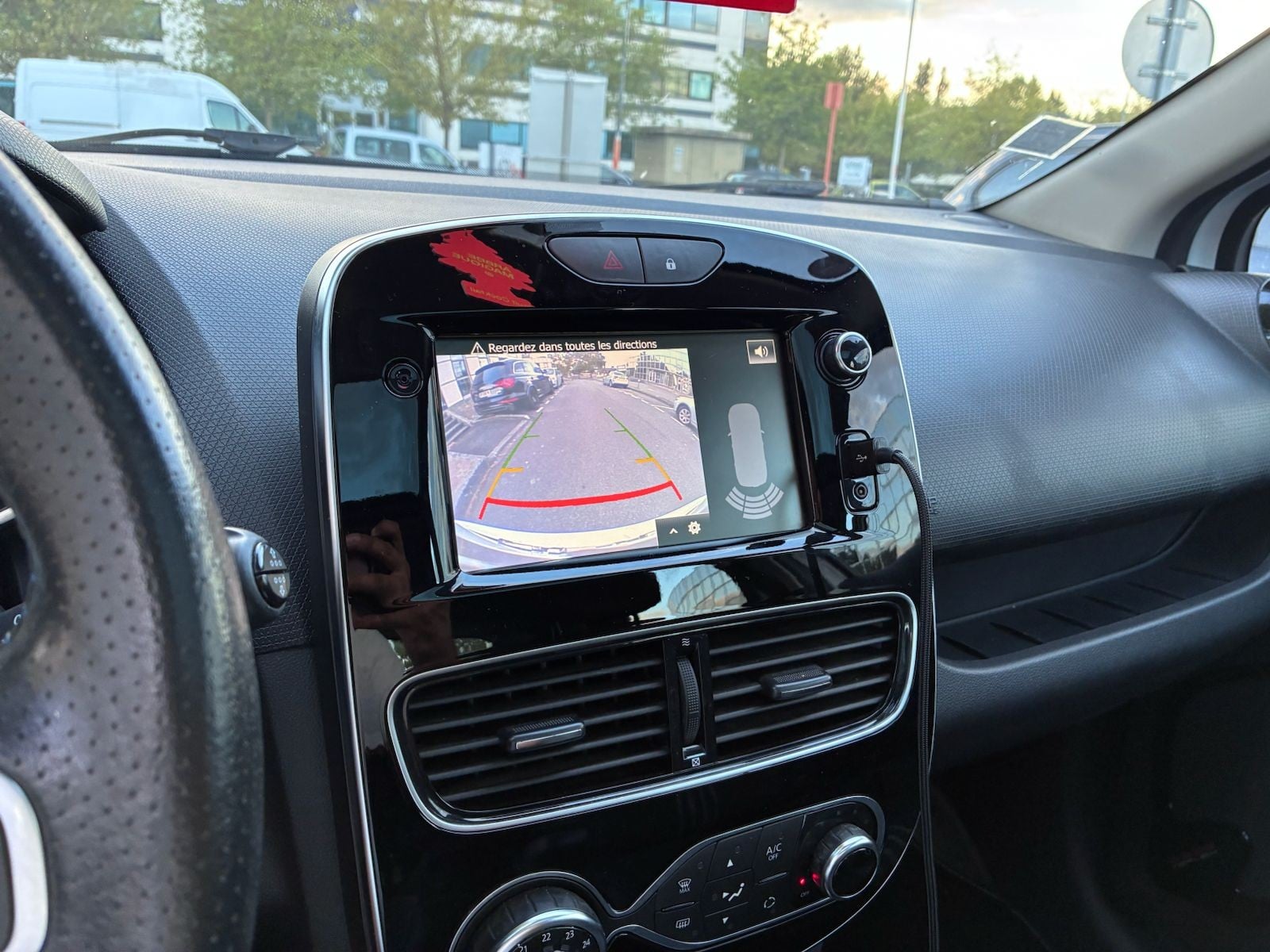 Renault Clio 4 0.9 90 CH GT LINE - Toit panoramique — 18